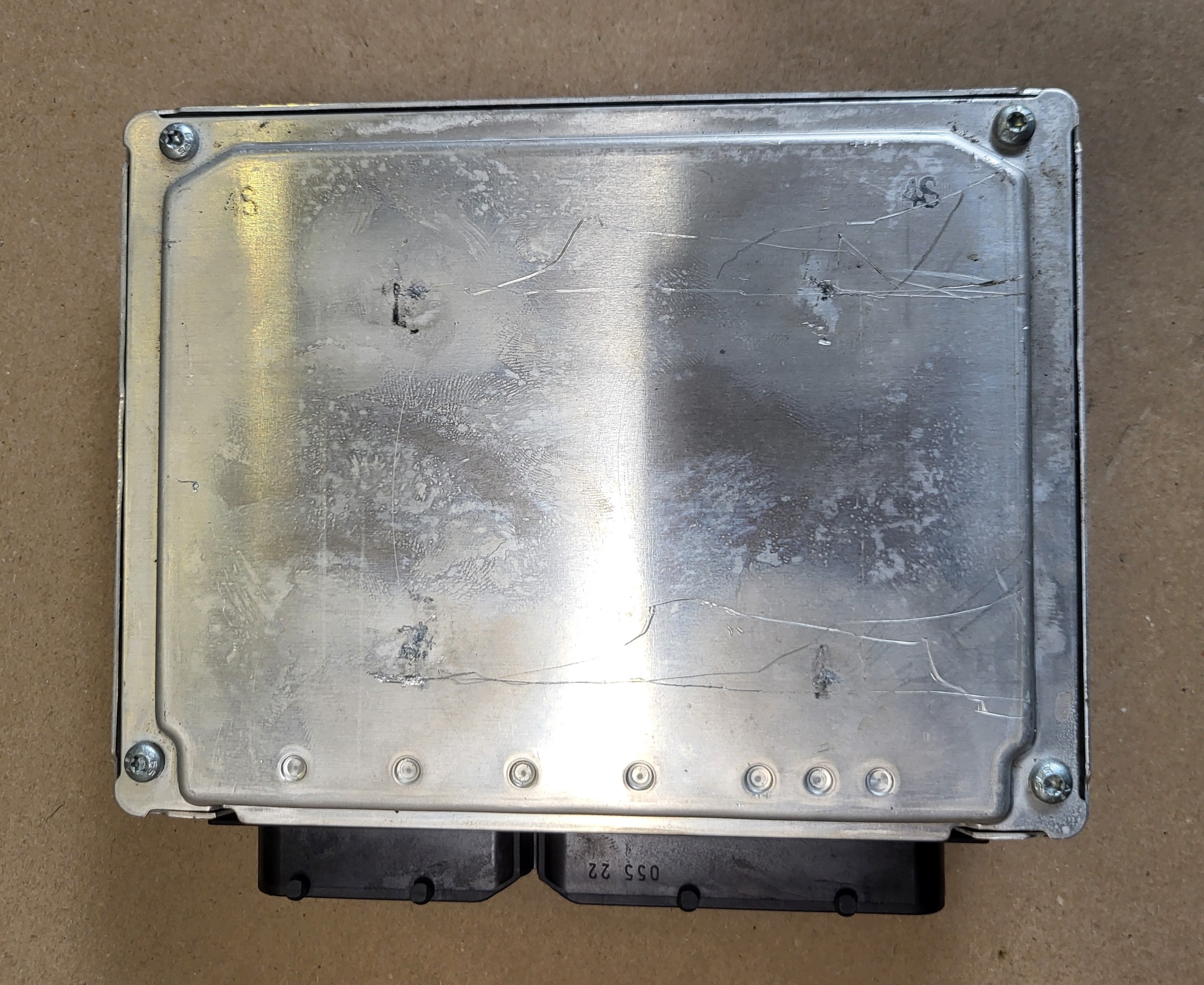 computer control unit module of the engine AUDI A4 B7 1.8 T 8E0909518AQ 0261208524 OE