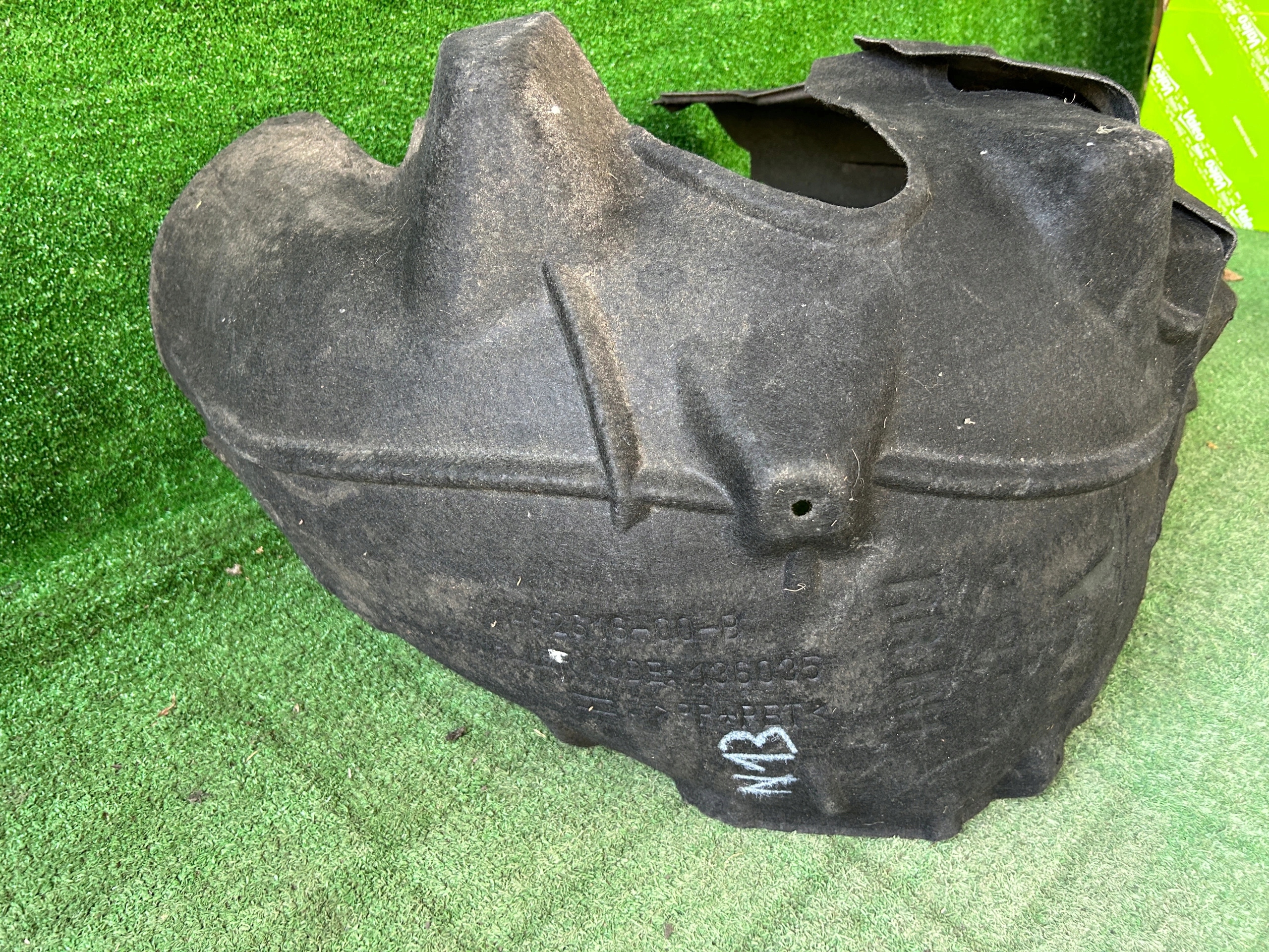 TESLA MODEL Y mudguard rear. right rear part right 1492616-00-B