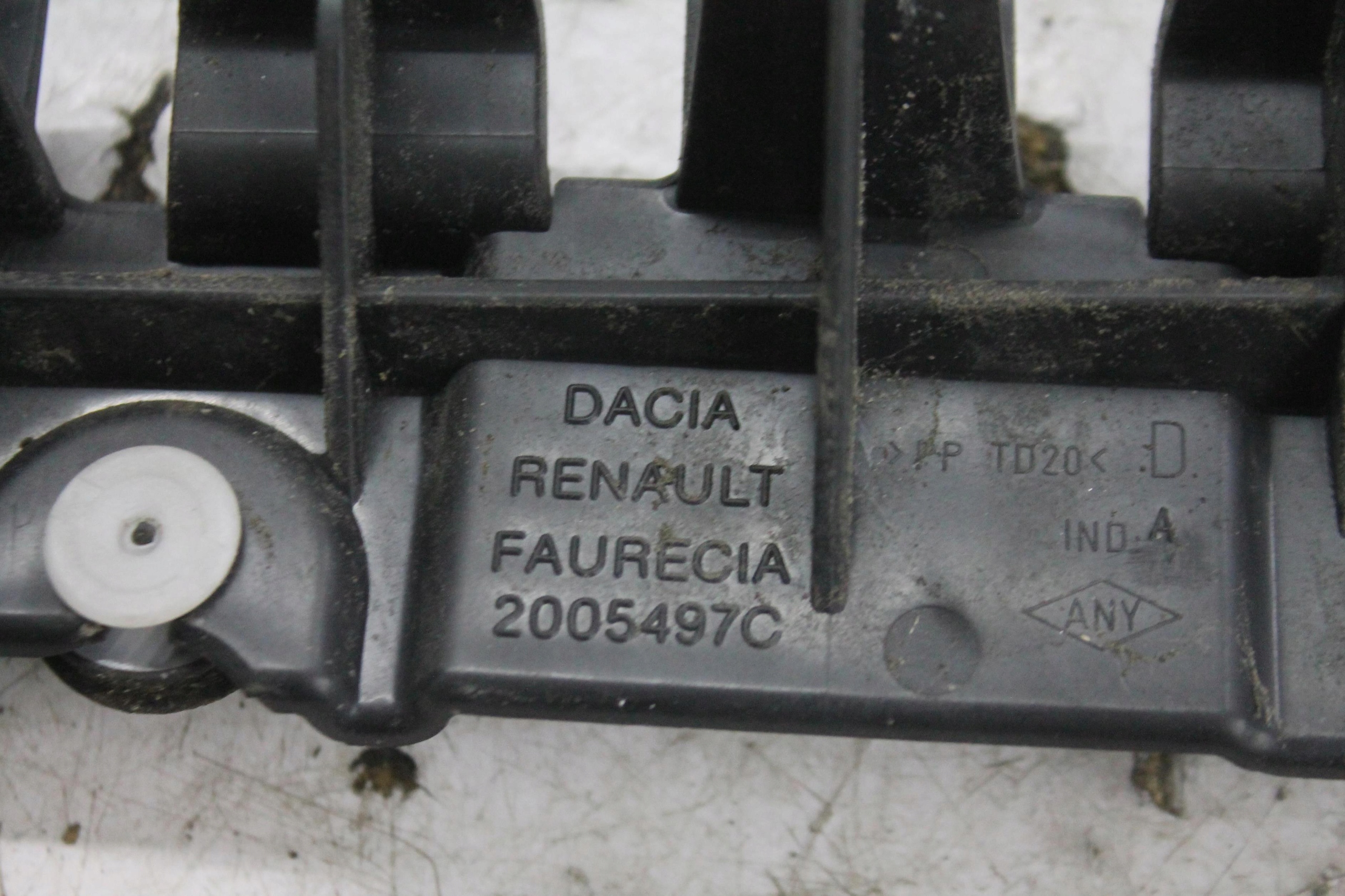 support right rear part rear 2005497C DACIA LOGAN and MCV 04-12