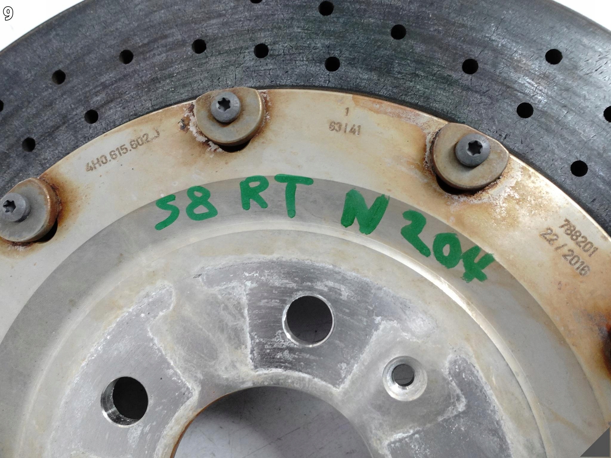 AUDI S8 plus A8 4H0 D4 15-17 disc CERAMICZNA right rear part 370x30MM 92KM