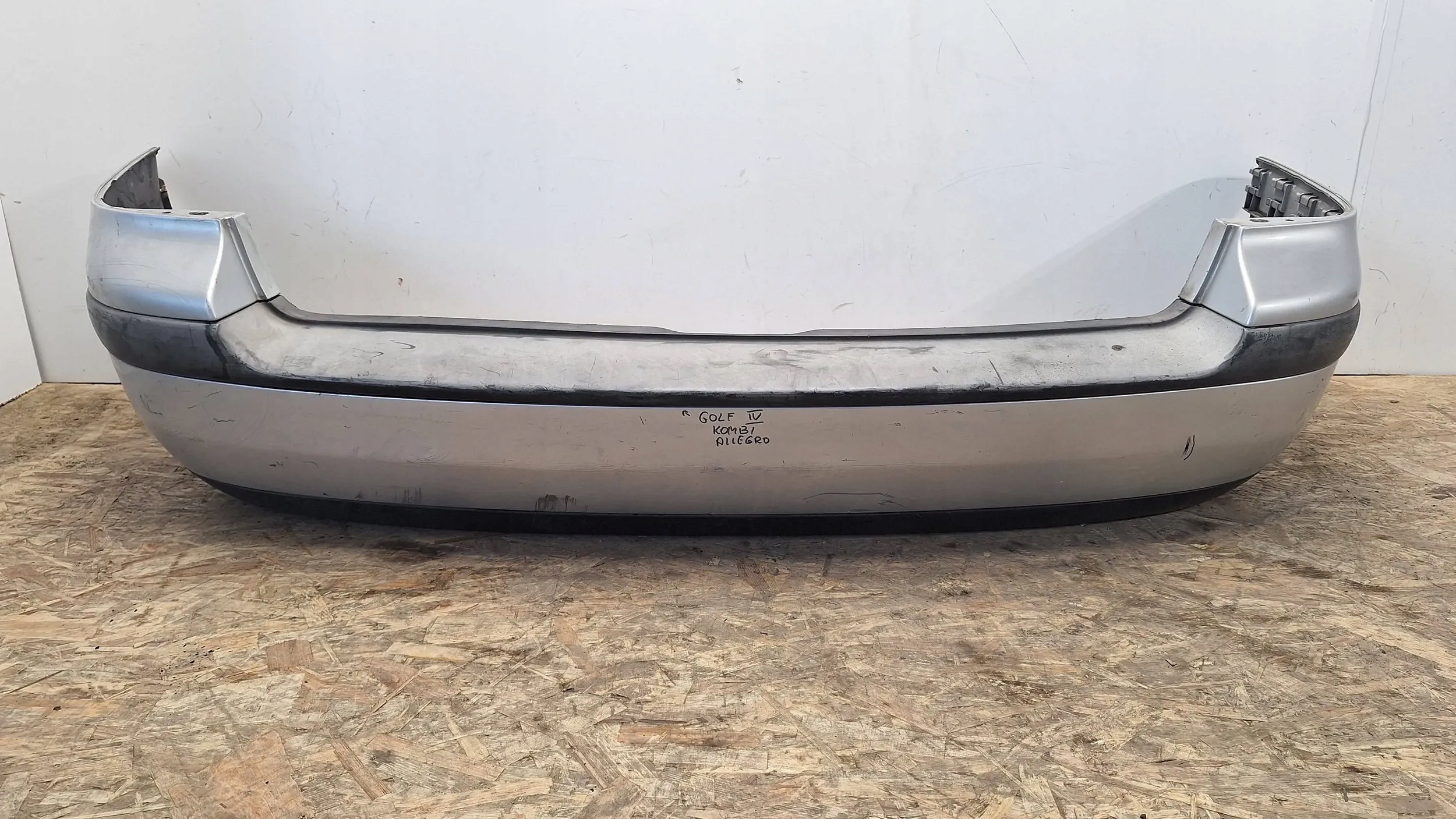 bumper rear part 1J9807421 Vw Golf IV Kombi 98