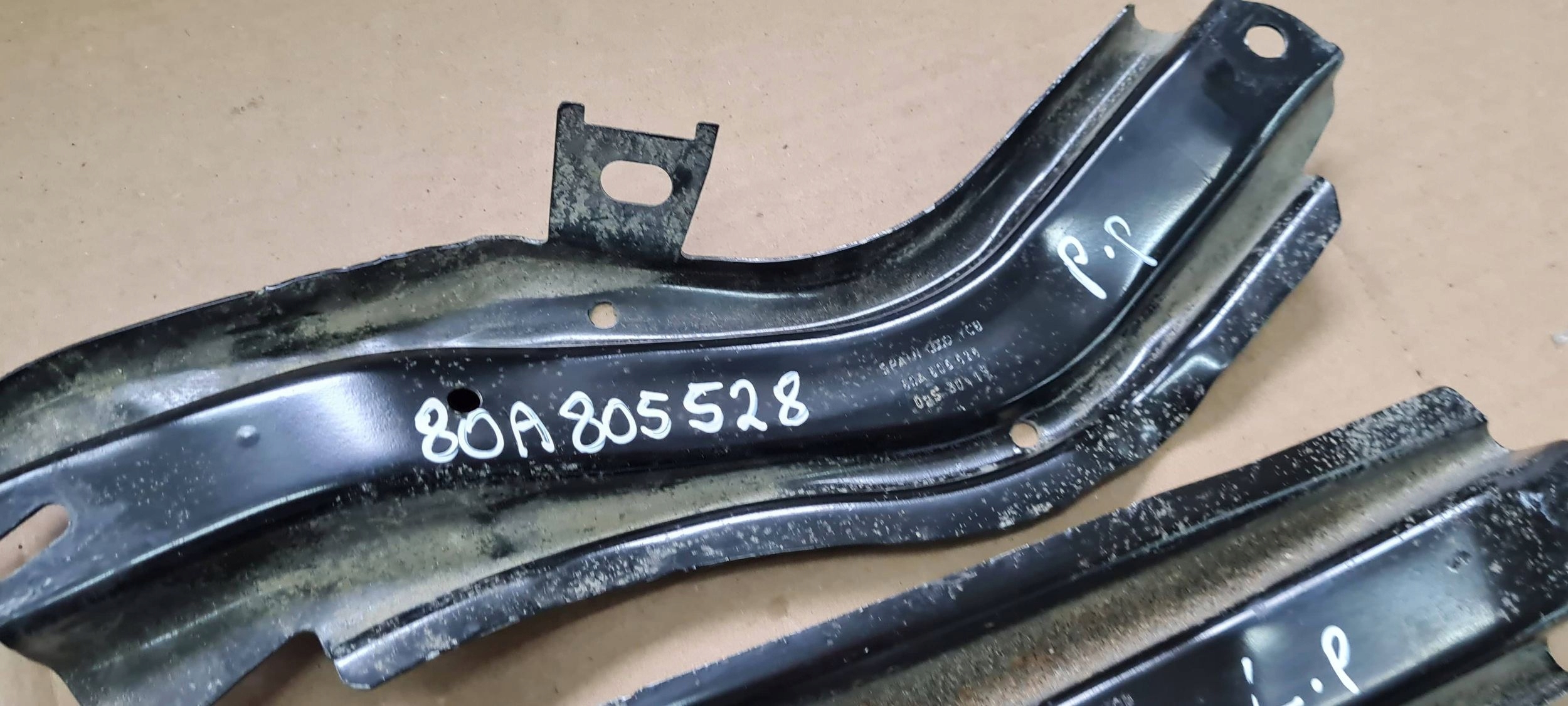 Q5 80A SQ5 bearing supports bracket holder left right 80A805527 80A805528
