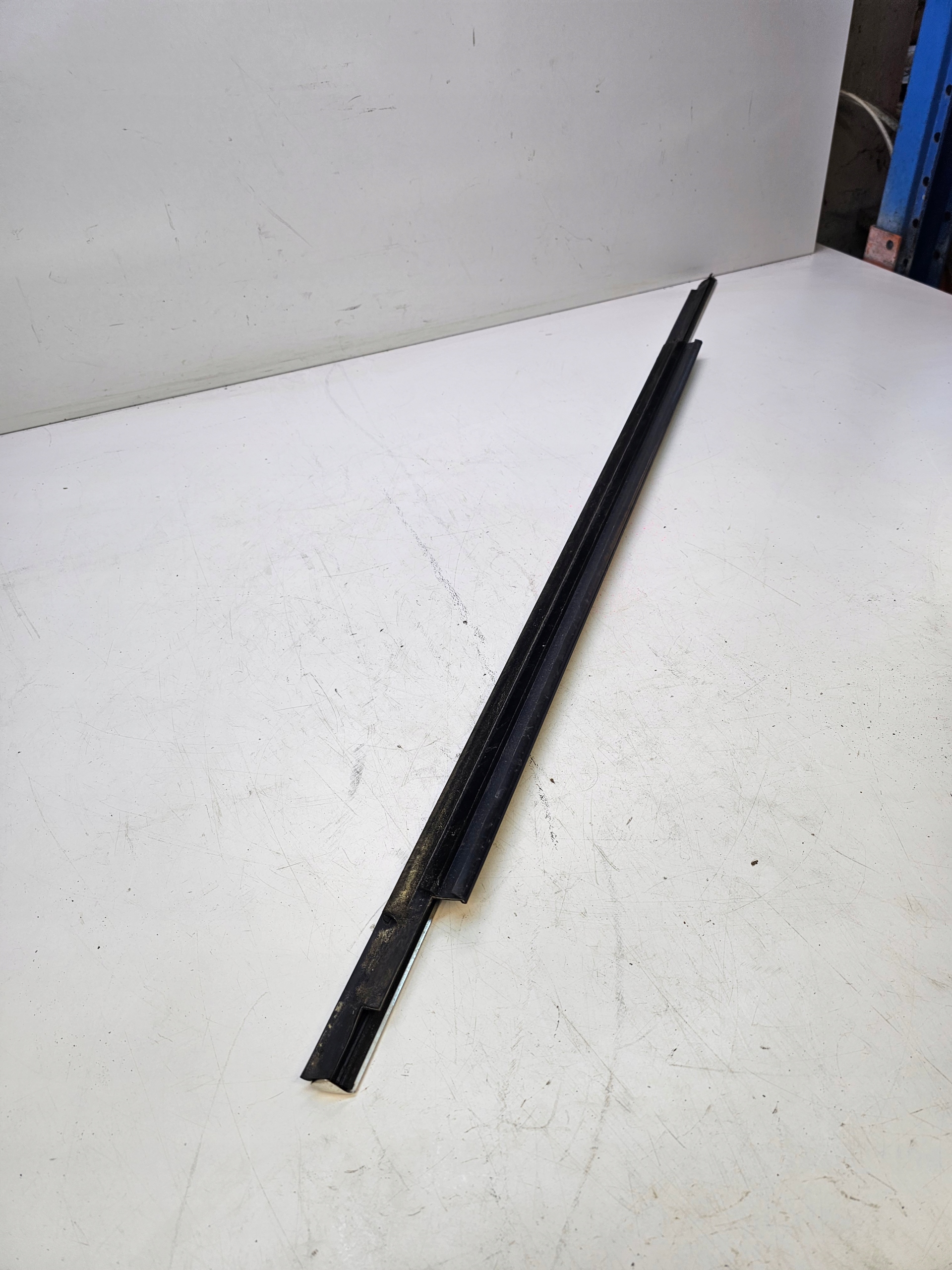 moulding CHROM door AUDI A4 B8 left P 8K0853283J