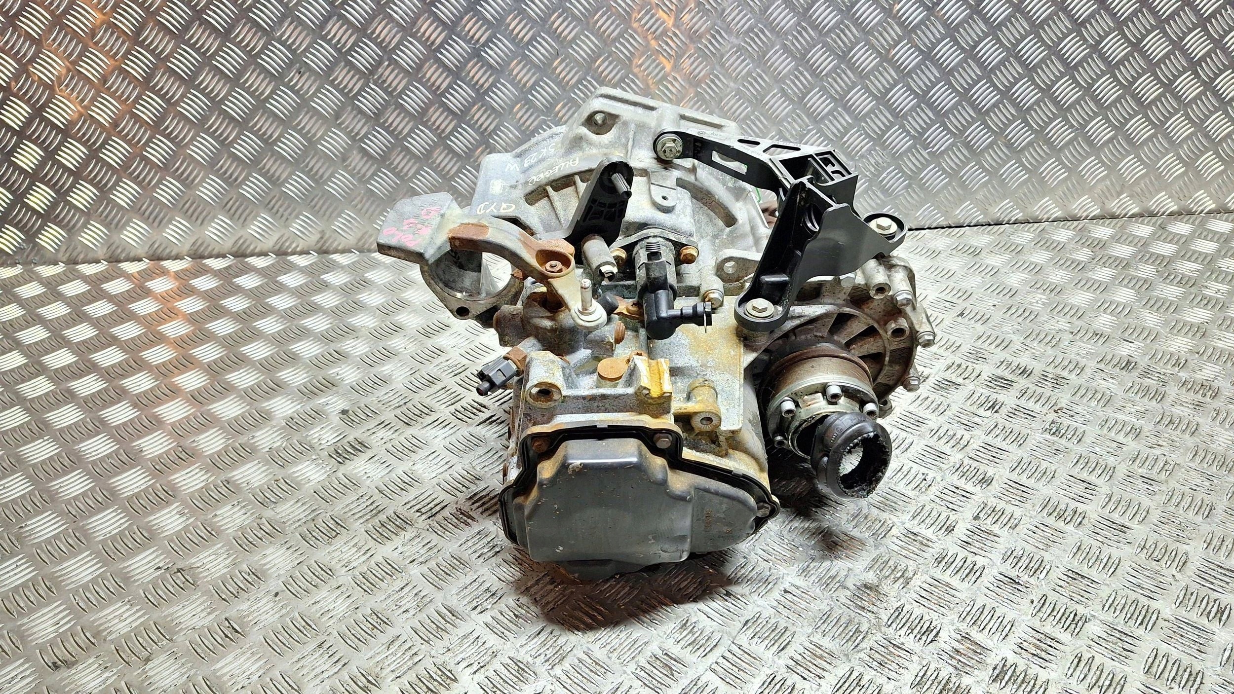 CAMBIO QYD VW POLO V 6C FABIA III 1.4 TDI CUS