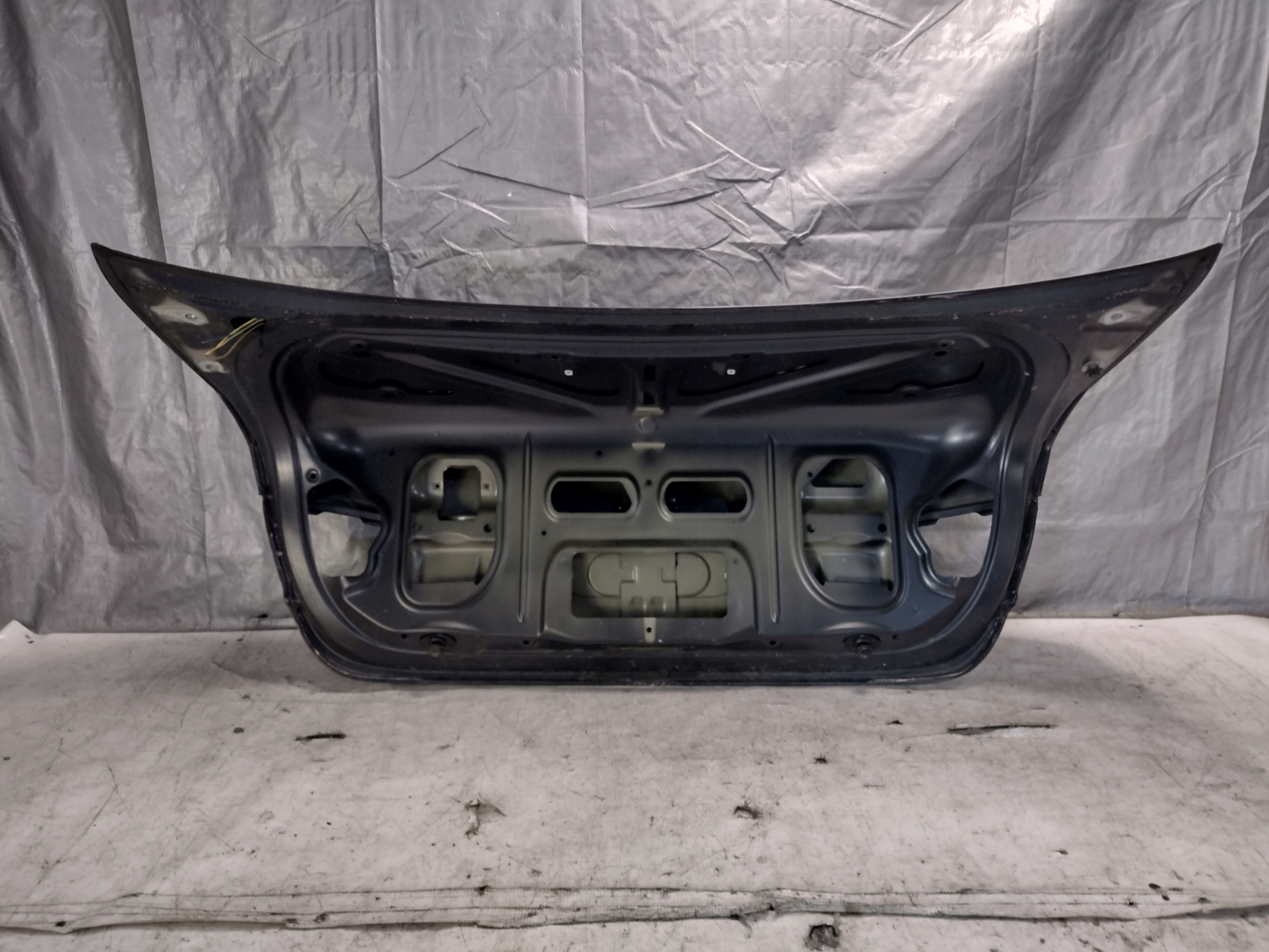 trunk door boot BMW E90 lift k: 475 (Black Sapphire)