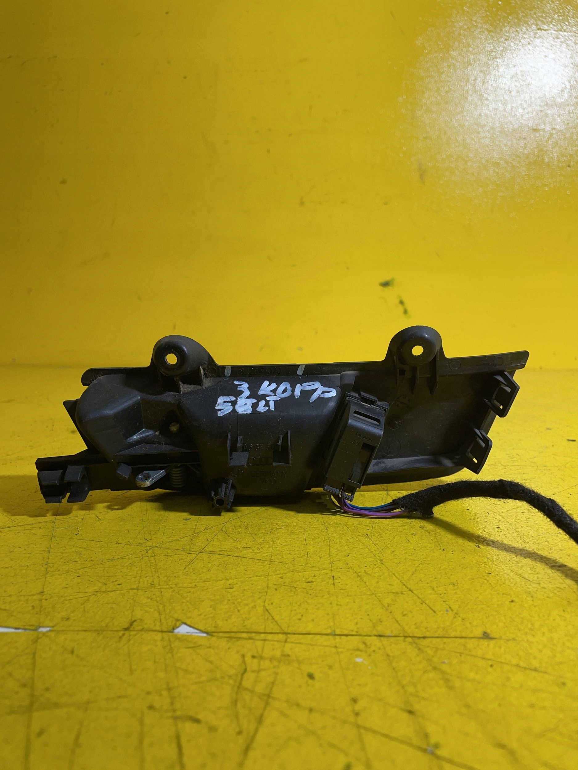 Audi A4 S4 B6 8E 8H 2003 ручка двери внутренняя правый передний