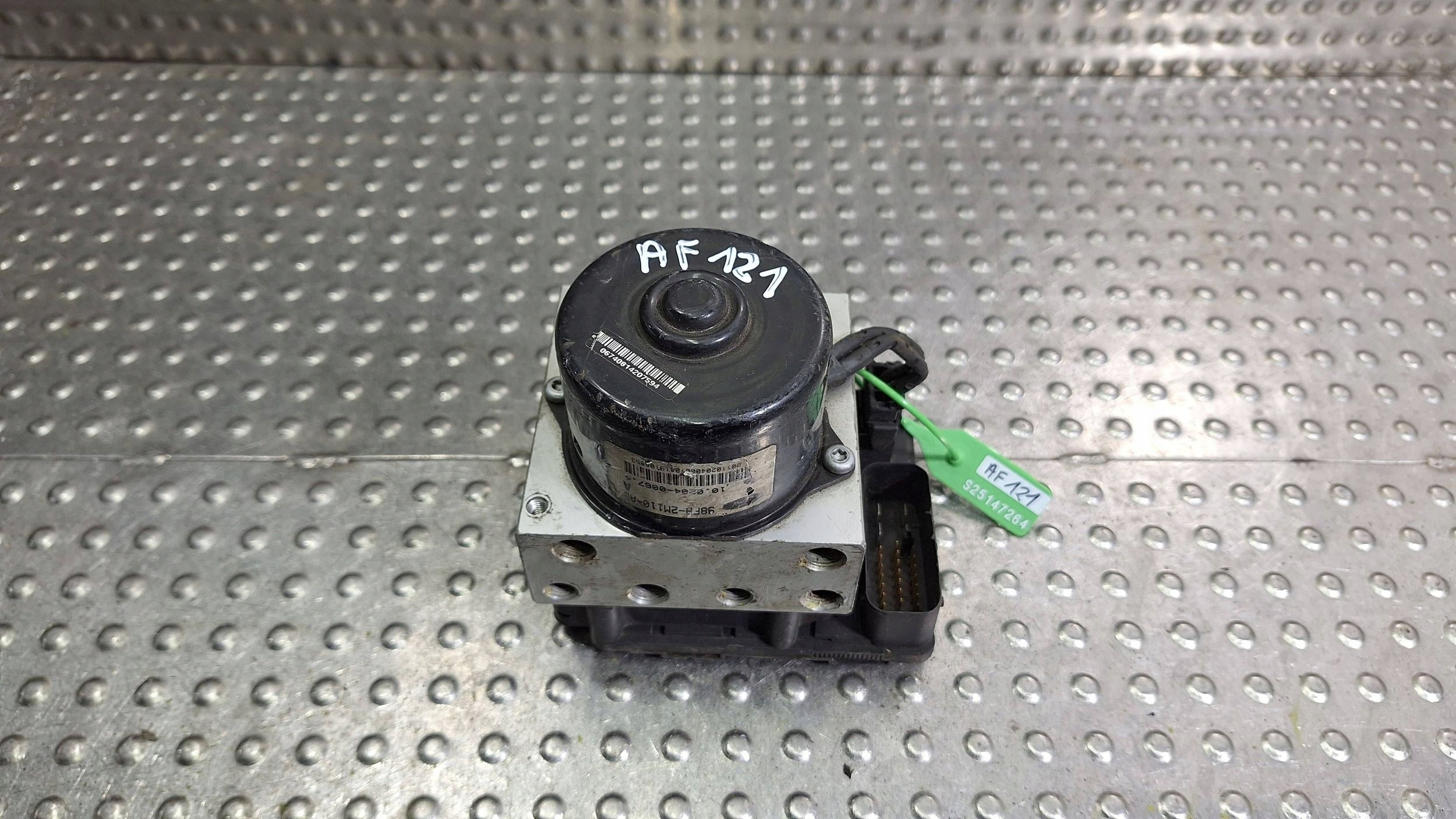 pump control unit ABS 98FB-2M110-AB 98FG-2C013-AB FORD ESCORT MK7 PUMA MK1