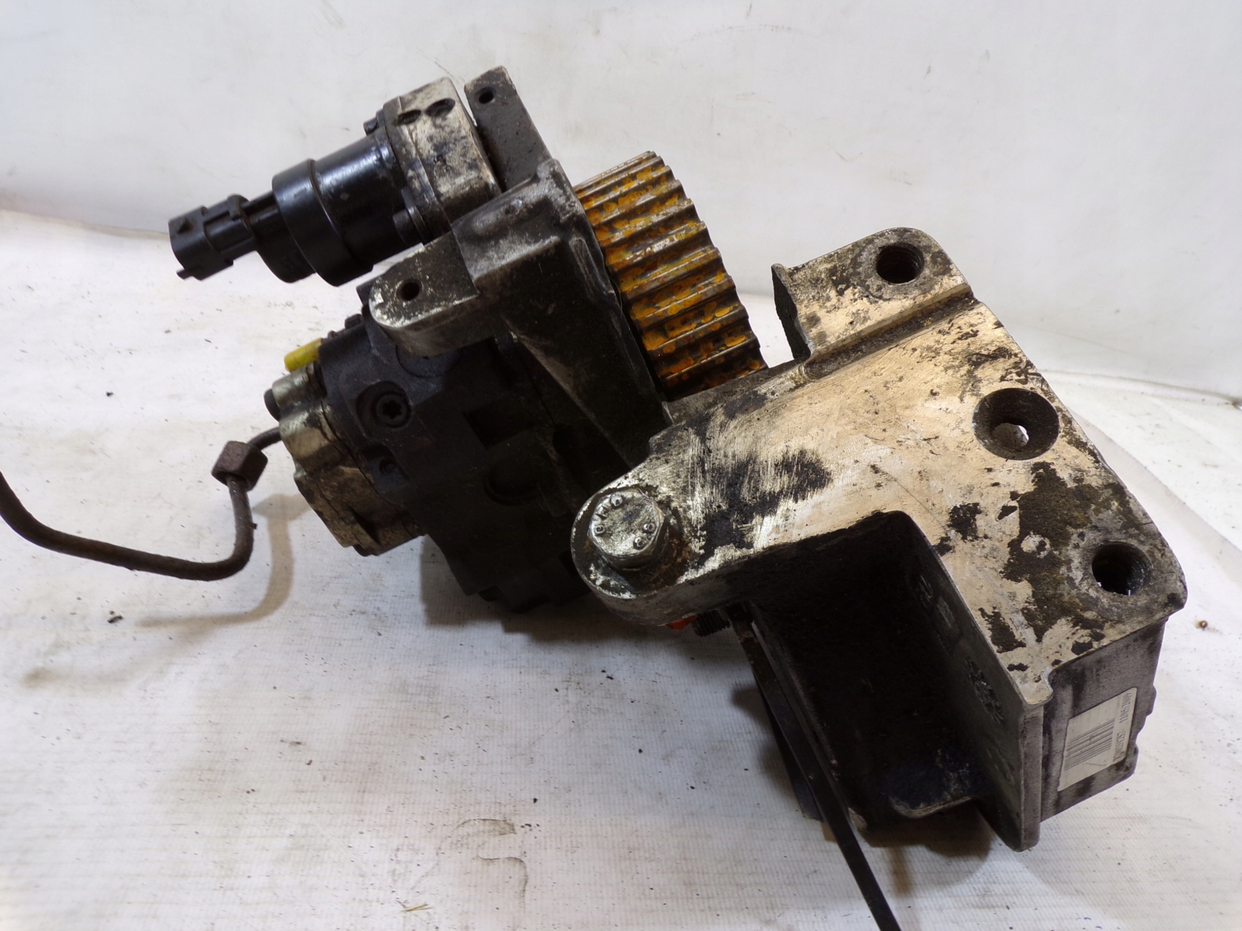injection pump RENAULT 1.9 DCI 8200108225