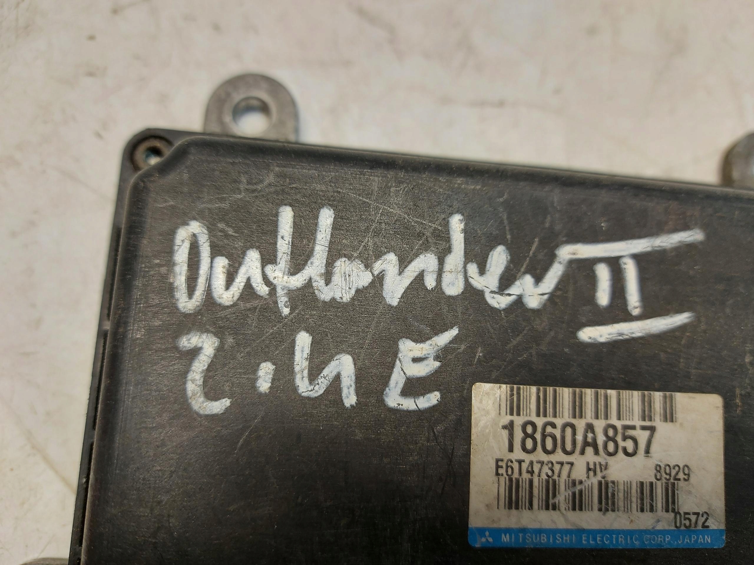 MITSUBISHI OUTLANDER III 2.4 B module control unit of the engine 1860A857