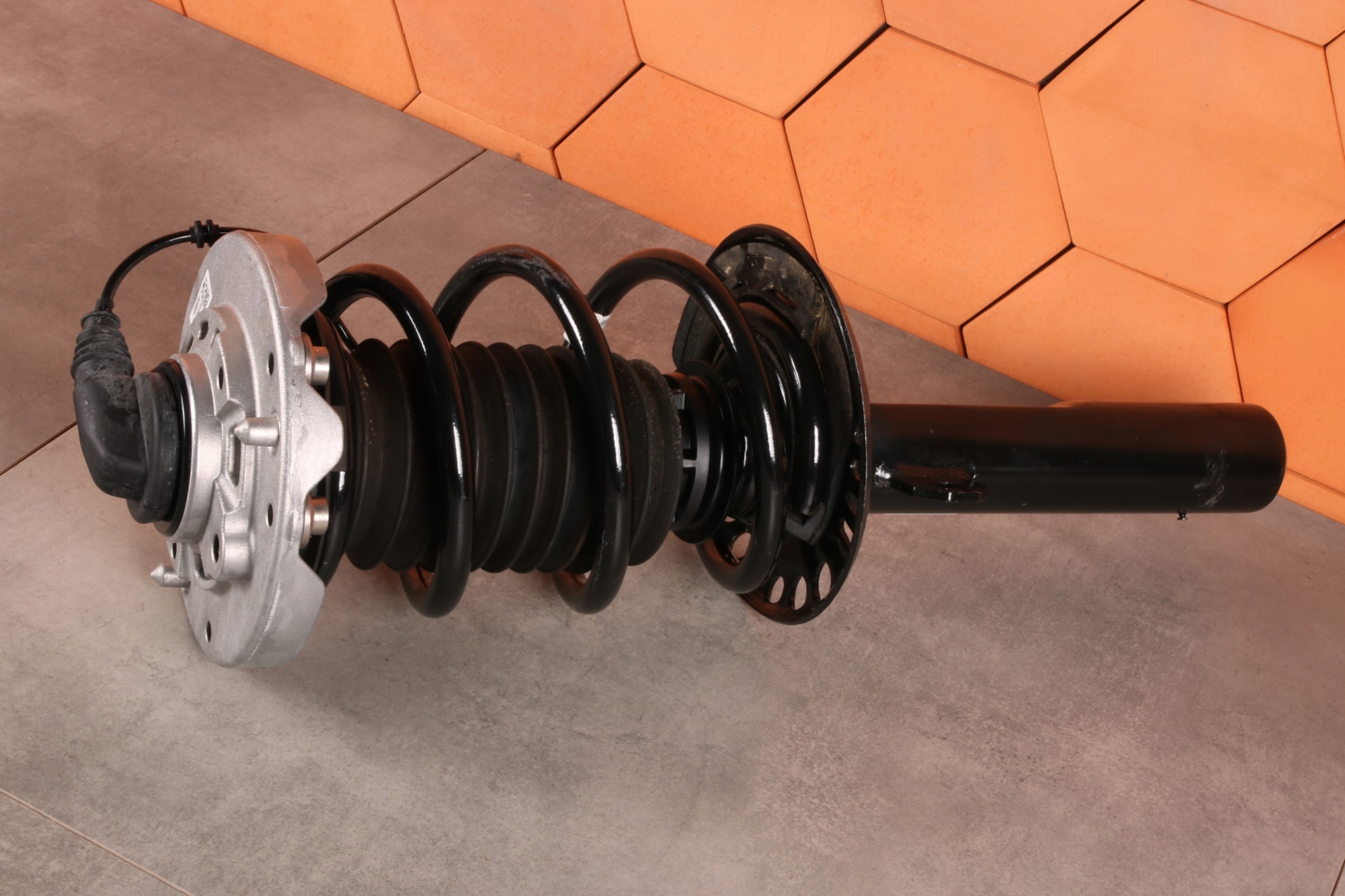 BMW 2' F44 M235iX B48E shock absorber right front VDC VDM 6886882 67 km !!!