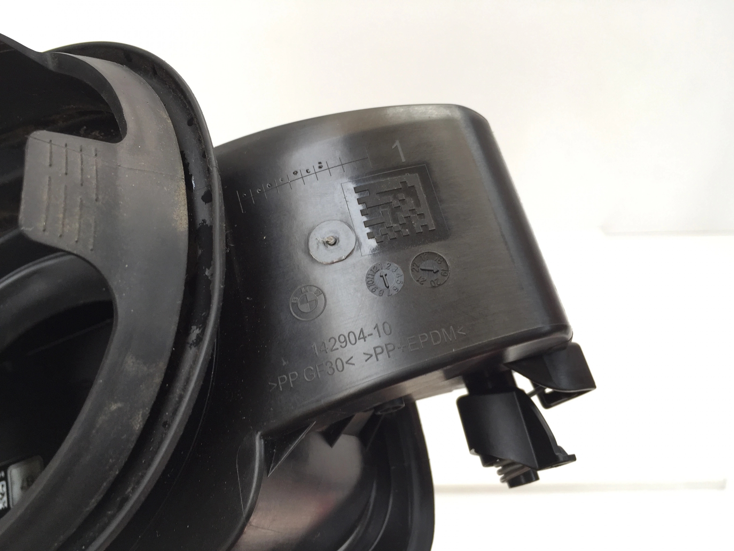 BMW 3 G20 2 0D 320d 2020 KLAPKA WLEWU PALIWA B39 Part number 9452493