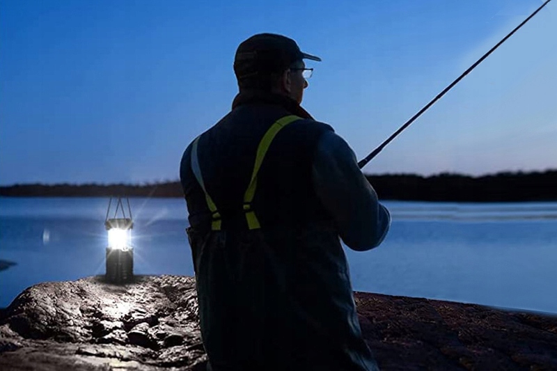 SOLARNA LATARKA LAMPKA KEMPINGOWA POWERBANK 3W1 USB AKUMULATOROWA HARCERSKA Wysokość 26 cm