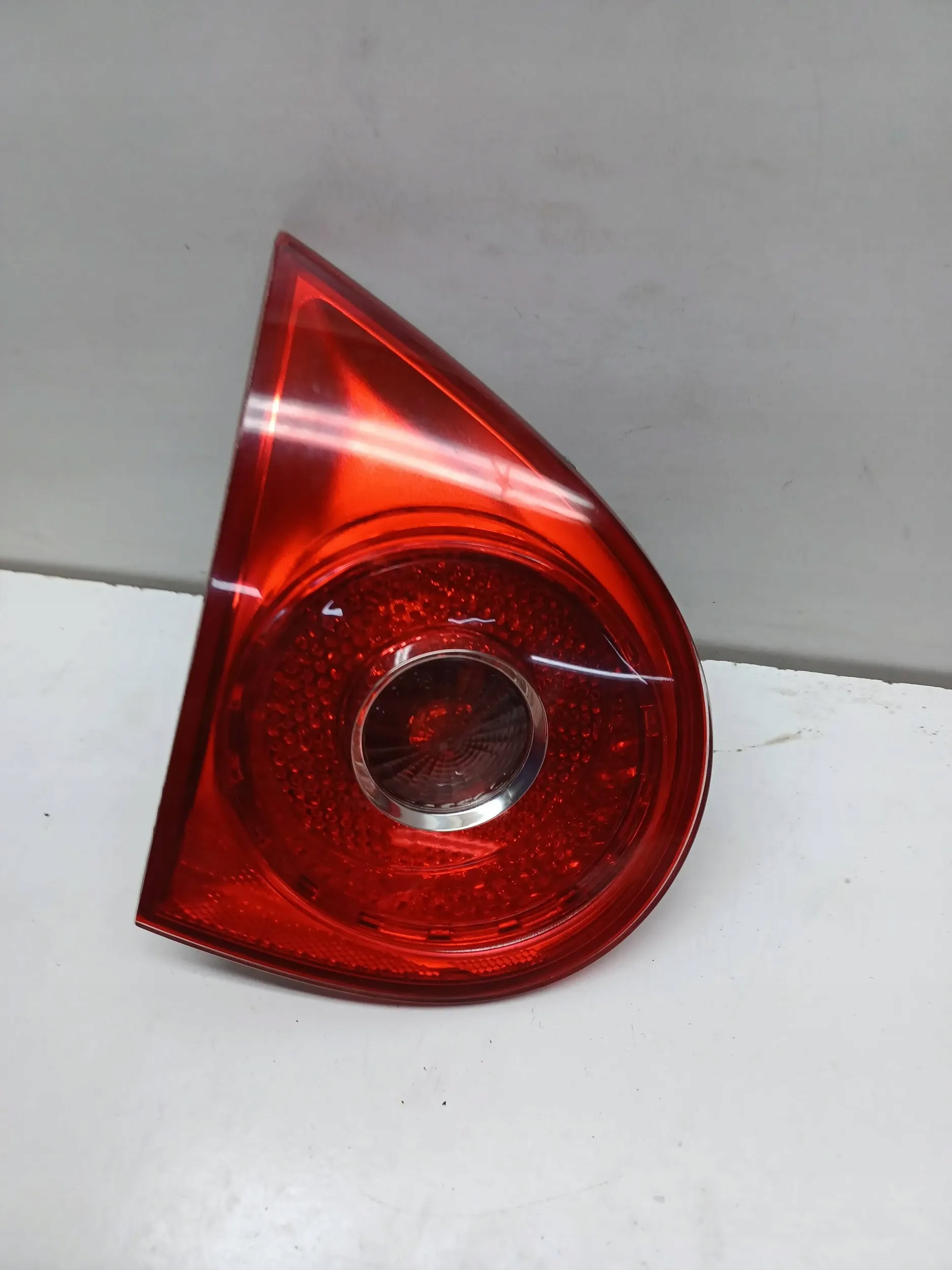 light rear left VOLKSWAGEN GOLF V 1K6 945 093 G