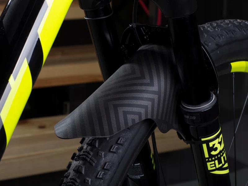 Przedni Błotnik Rowerowy 26 27.5 29 AMS - Szary Labirynt Kolor dominujący odcienie szarości