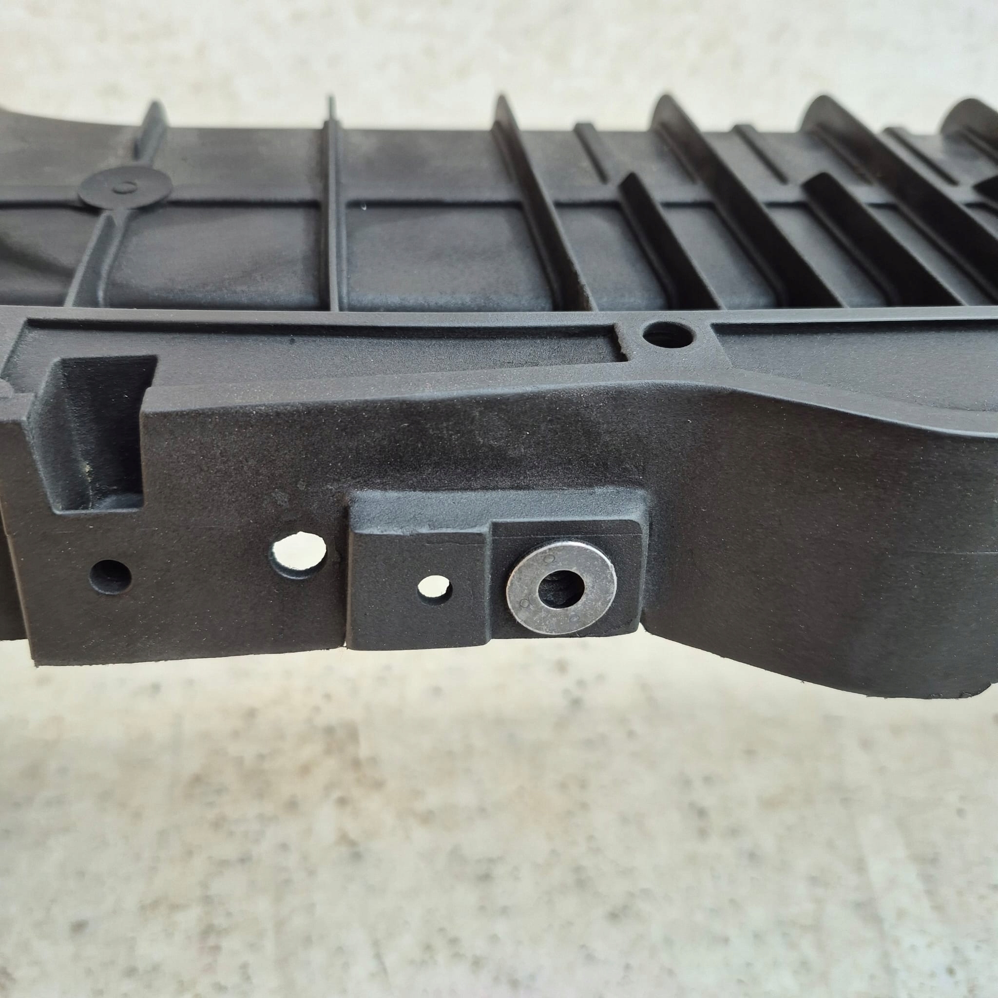 VOLVO V60 and 1 S60 II 2 LIFT 13-18 support panel for radiators pillar