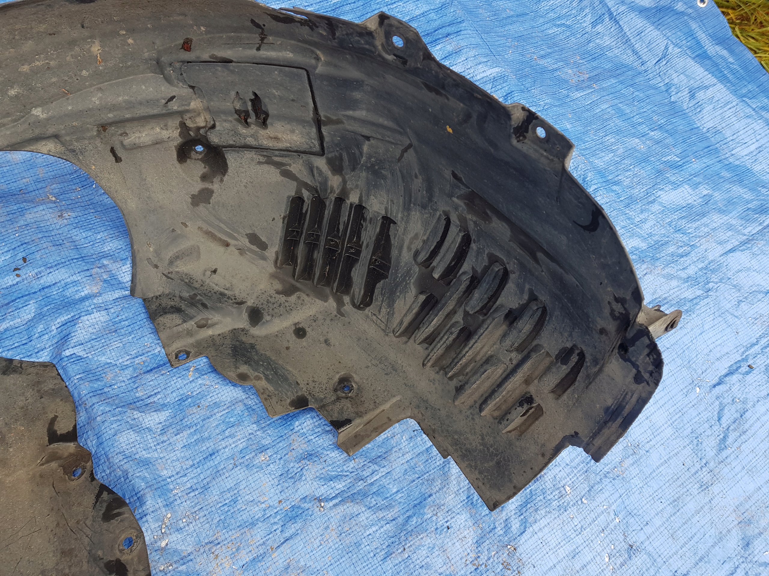 mudguard right front MERCEDES SLK R172 W172