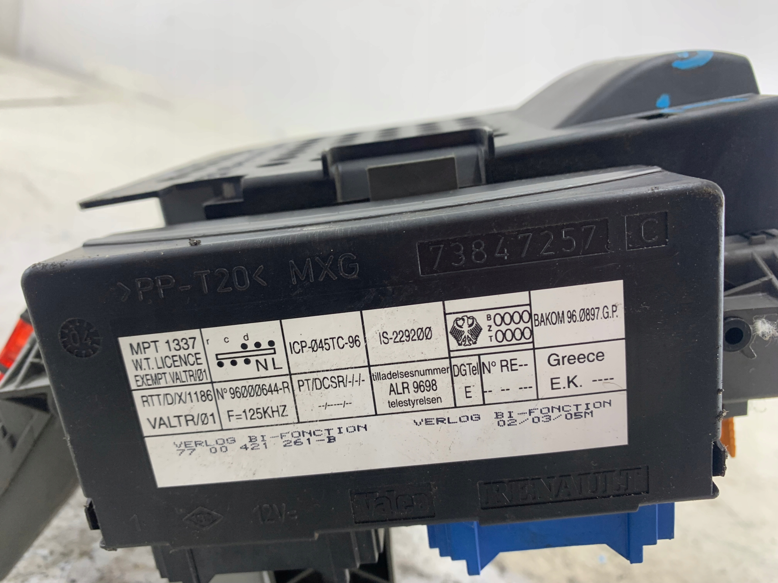 RENAULT LAGUNA et Module fusibles + Module 7700421261B