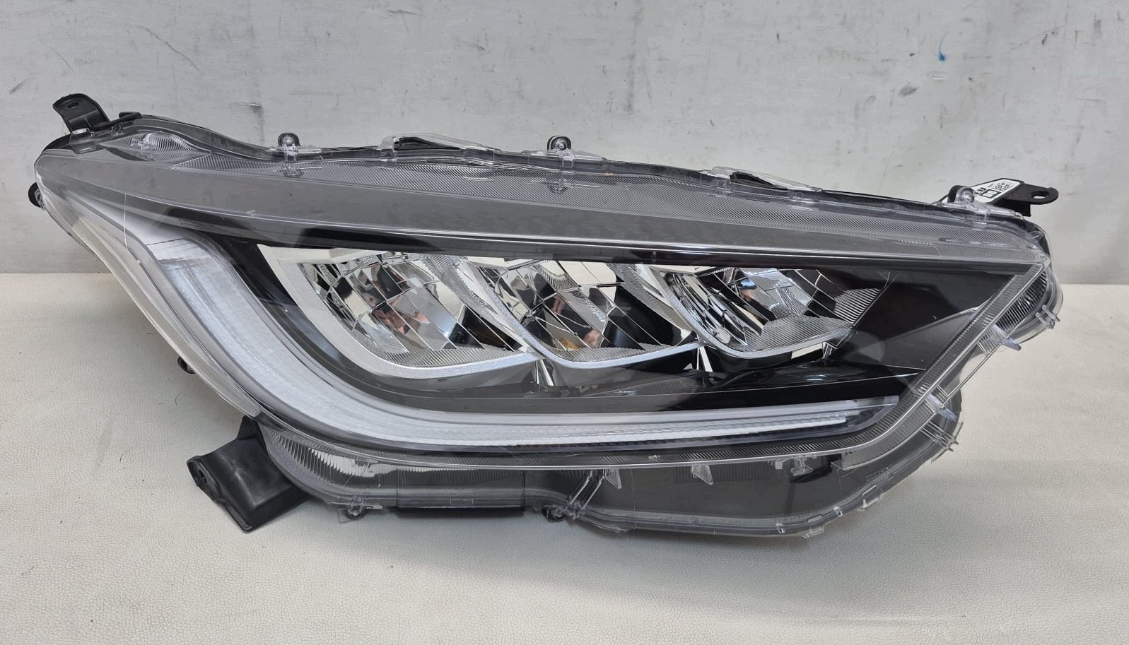 TOYOTA YARIS IV 19- light right front front FULL LED 81110-K0081