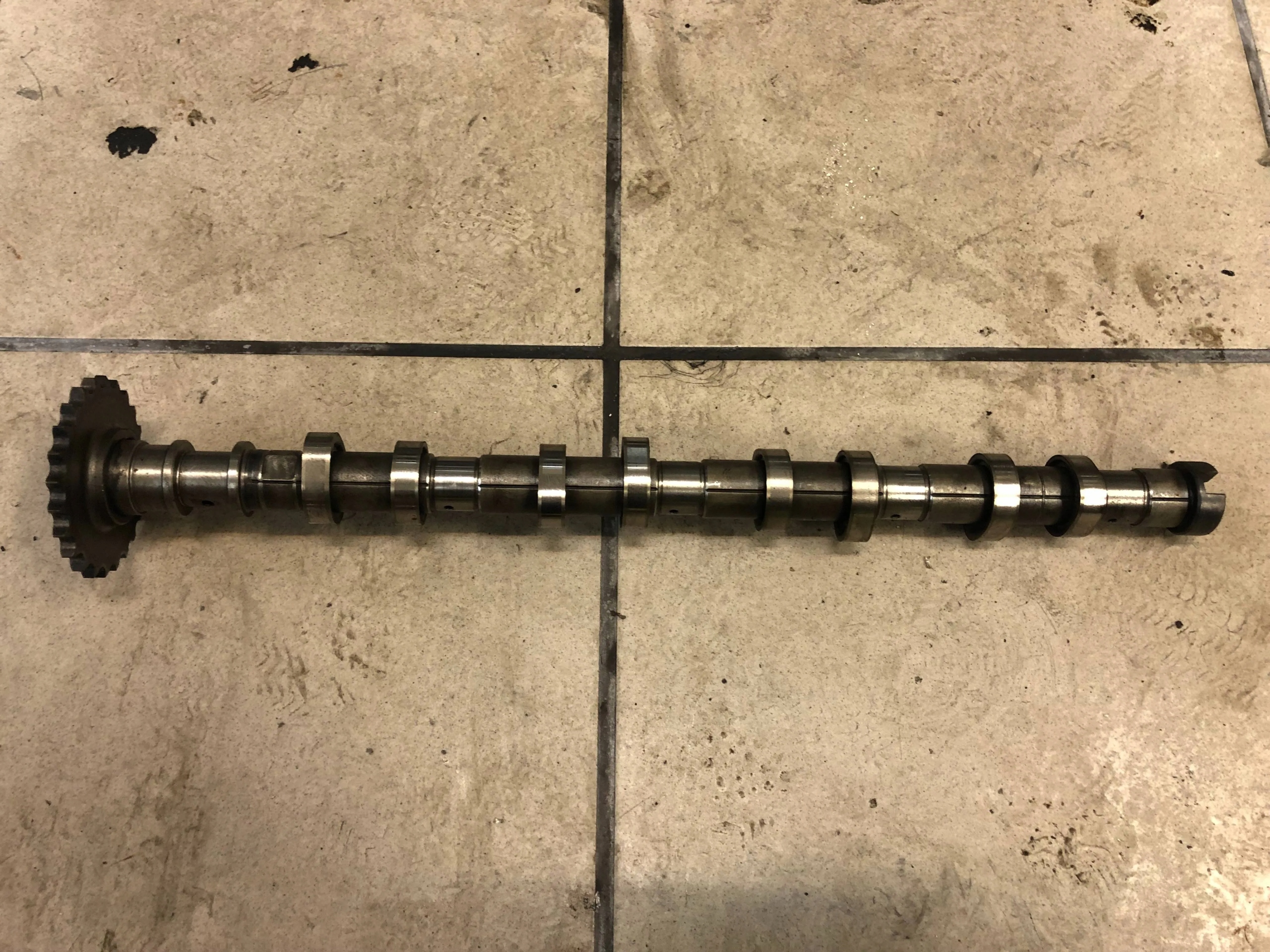 Розподільний вал Kia Sportage 1.7 Diesel F340109