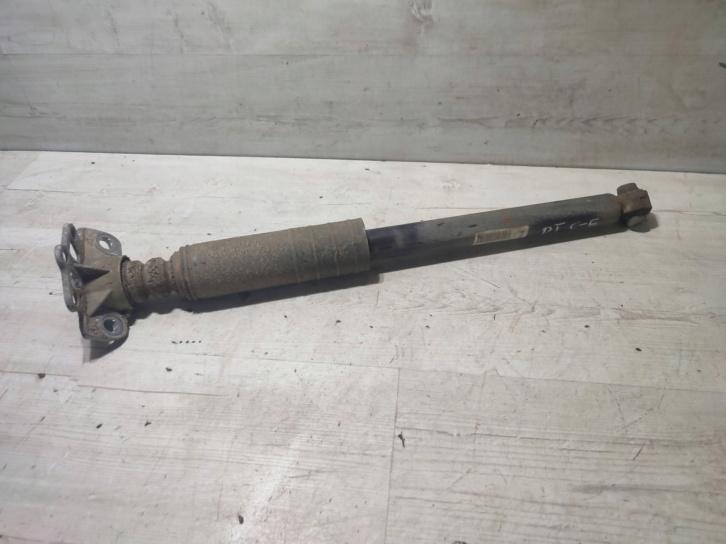 Opel Corsa E 2018 rear part side right shock absorber