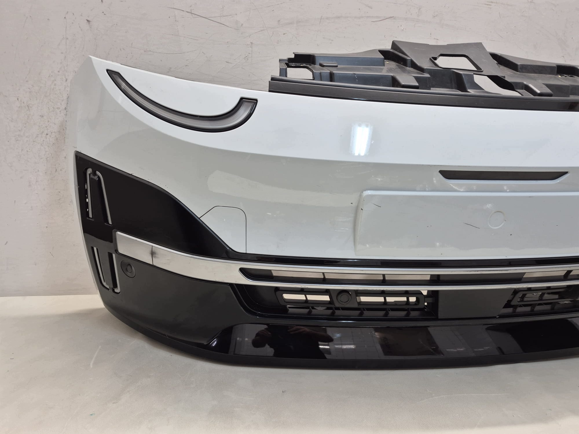 NISSAN MICRA K15 E-TECH VI 25- bumper front front PDC 8037040