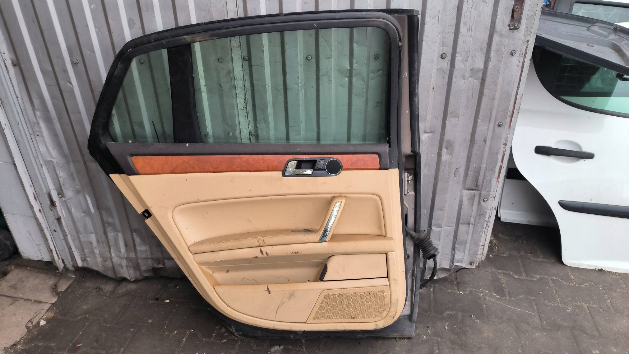 door left rear part LR7R VOLKSWAGEN PHAETON