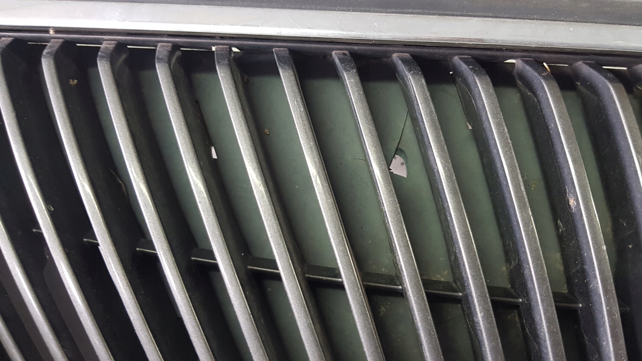 LEXUS IS II grill grille D 9431