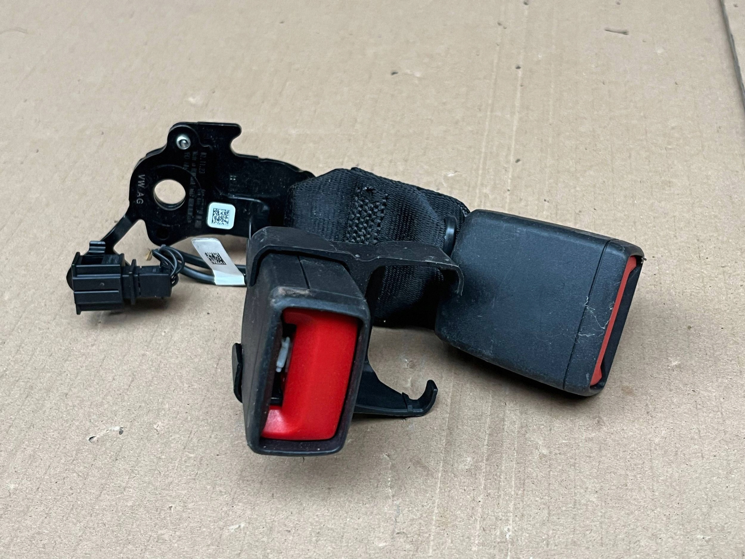 lock windows bocznej of the rear left side Audi A3 S3 8V E229