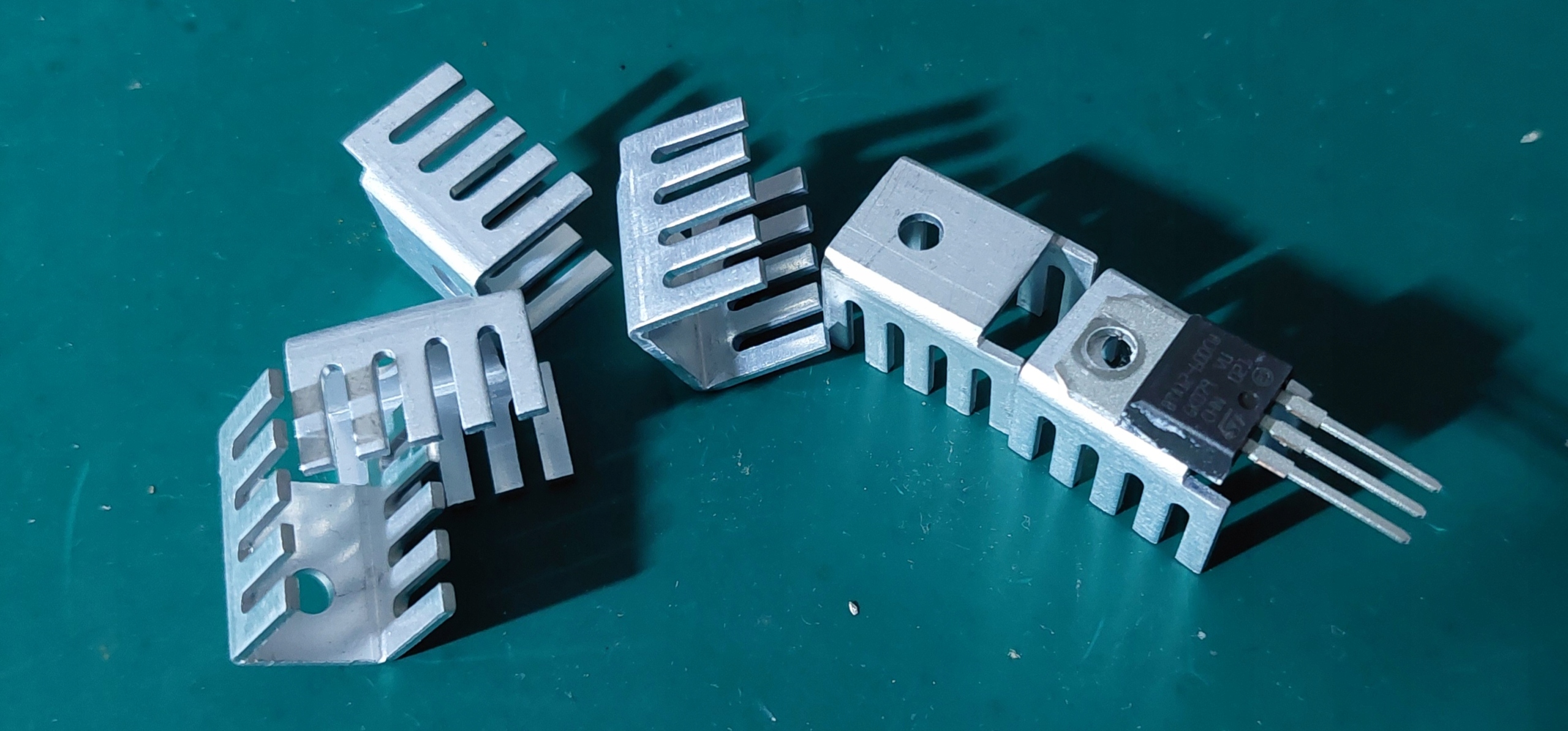 

Radiator FK231-SA220 13,5 x 9,5 x 19 mm TO-220