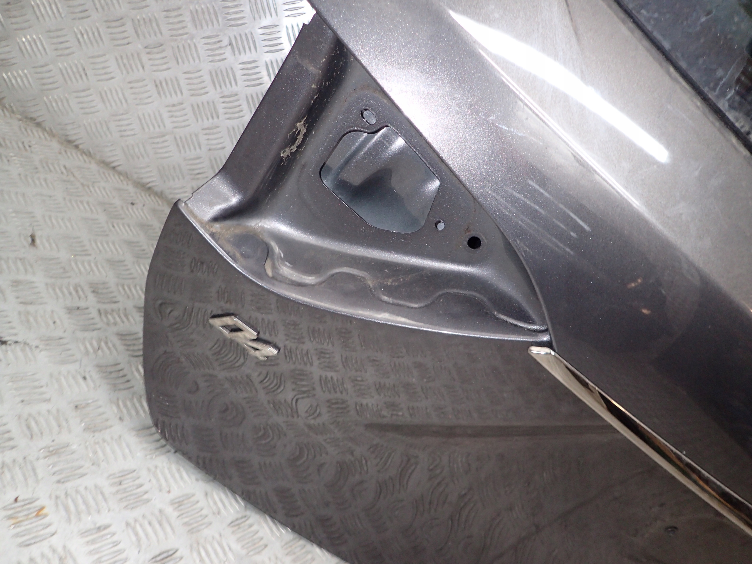 MASERATI LEVANTE KLAPA TYŁ TYLNA SZYBA 19R AS3 Producent części Maserati OE