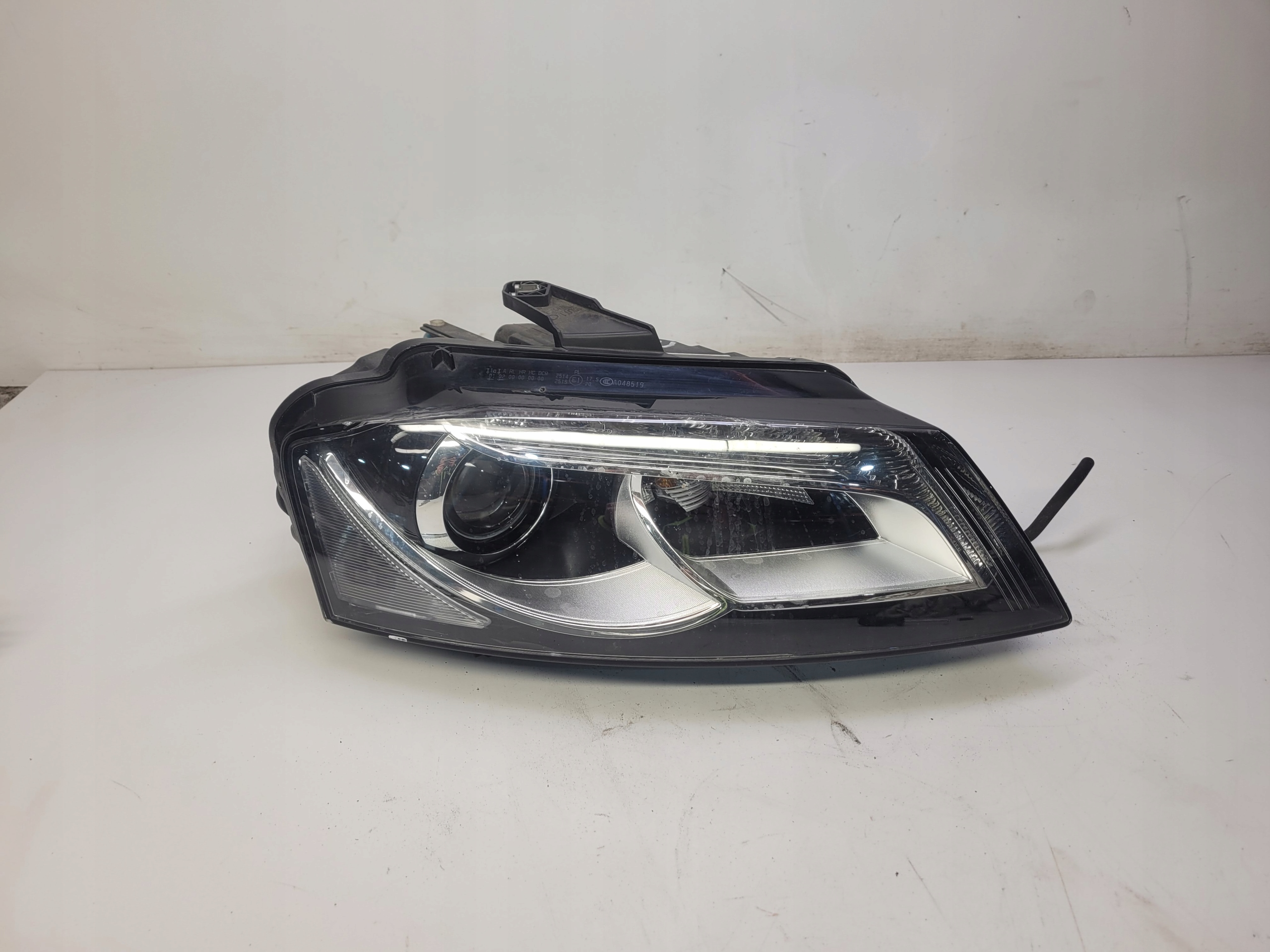 REFLEKTOR PRAWY XENON AUDI A3 8P LIFT 8P0941030BM 8P0941030BM za 1300