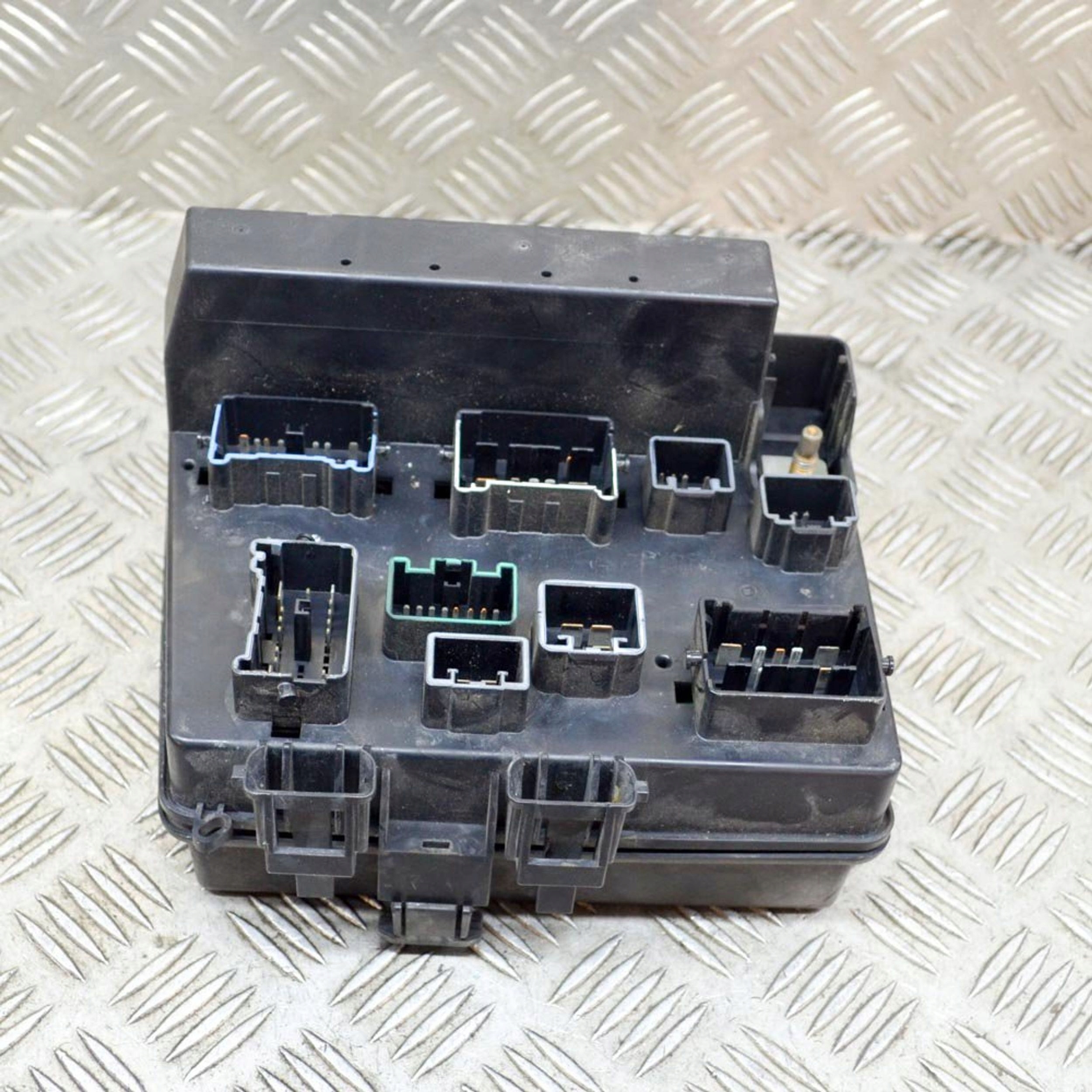 Chrysler Pacifica 2003 Skrzynka bezpieczników / Komplet Typ samochodu Samochody osobowe