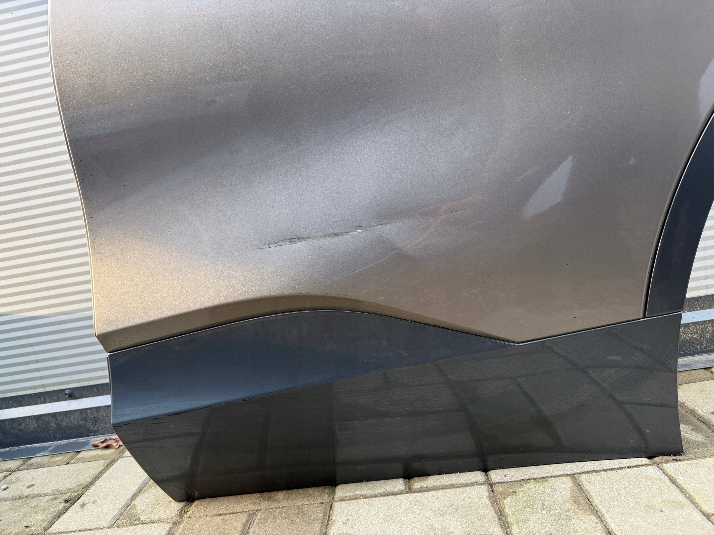 Cupra Tavascan 11H door left rear part rear. left