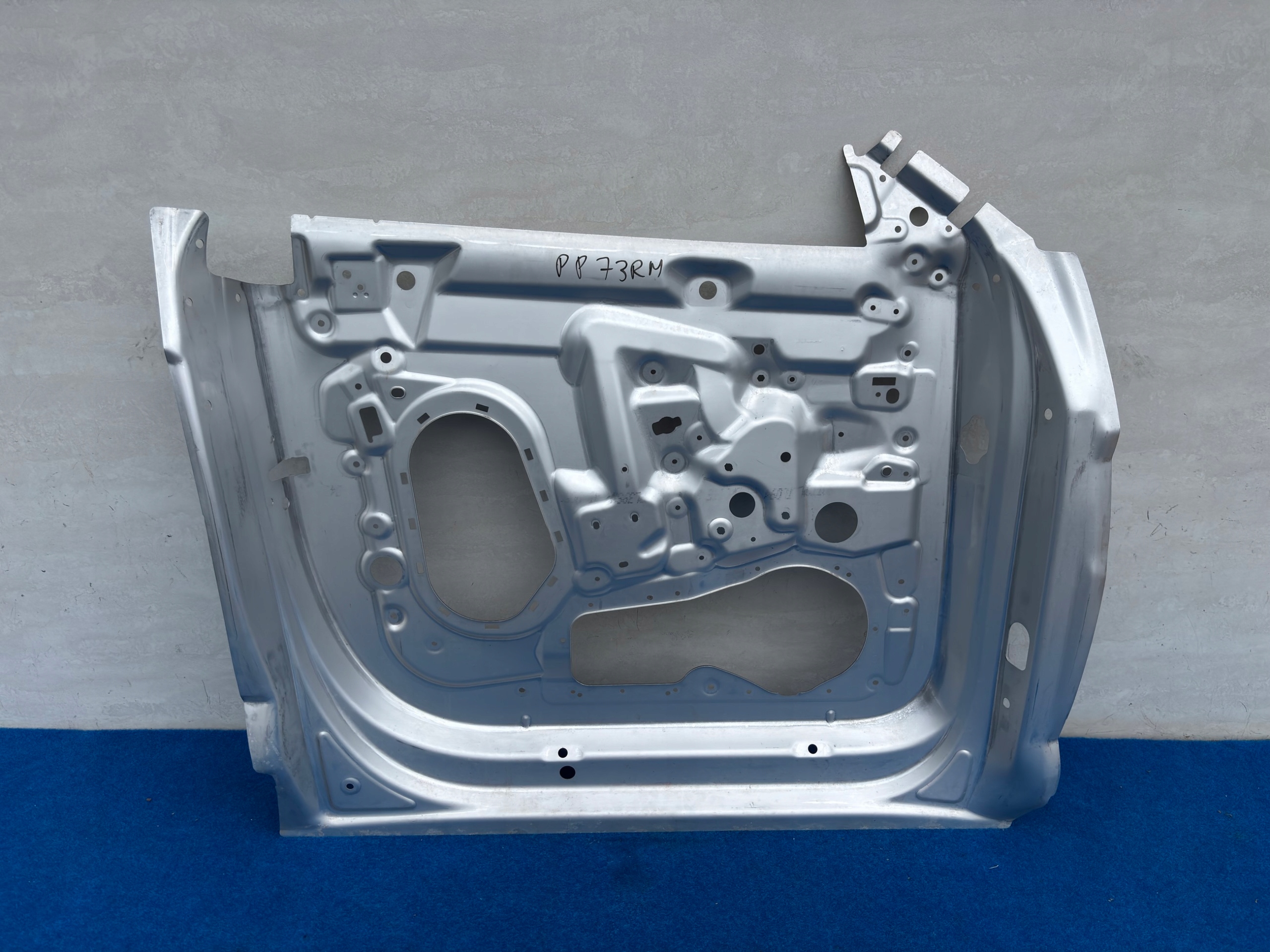 LAMBORGHINI URUS Console Support Portière Droite Avant Côté PP73RM