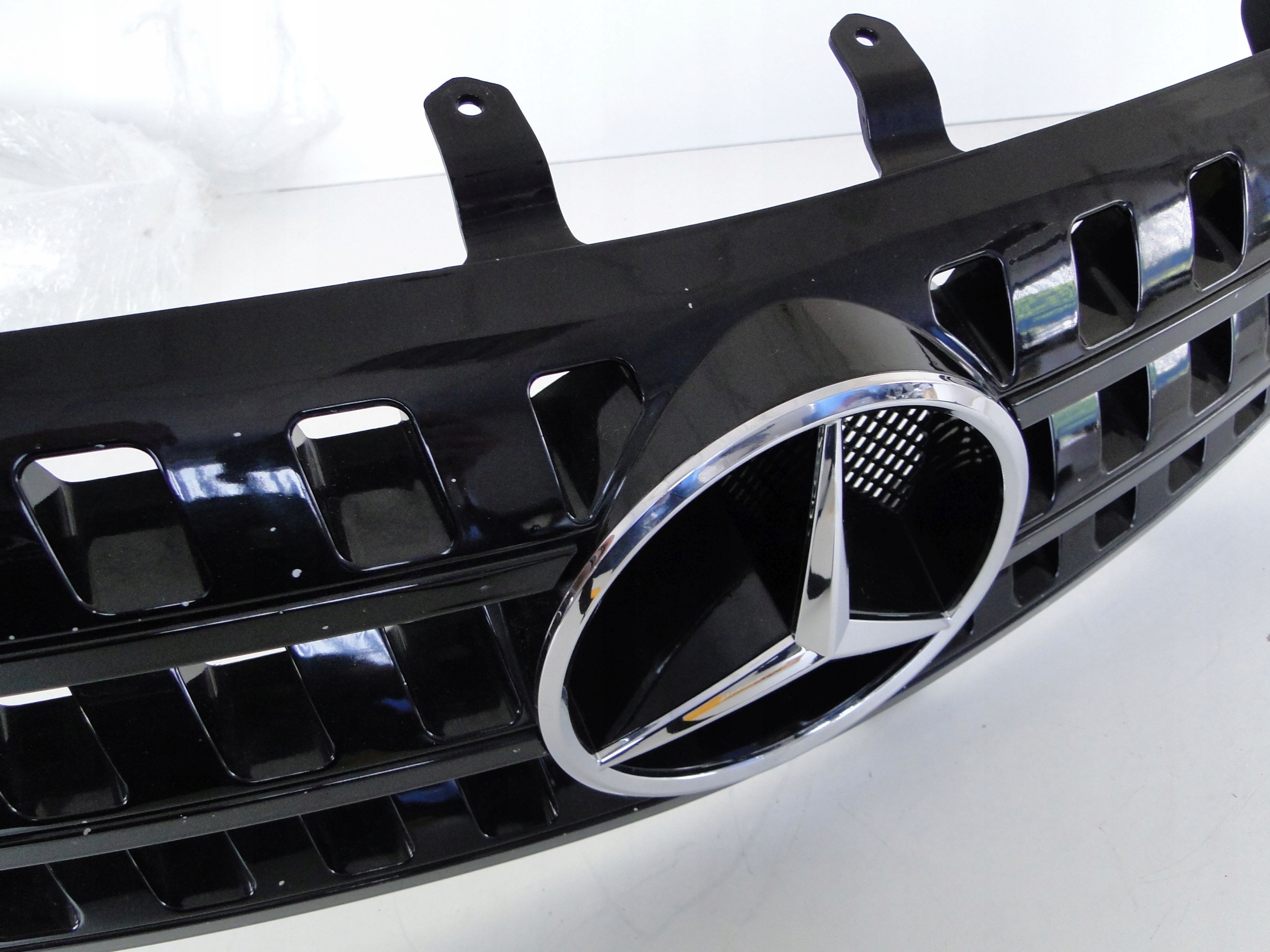 MERCEDES ML W164 164 PRZED LIFTEM GRILL ATRAPA Kolor czarny