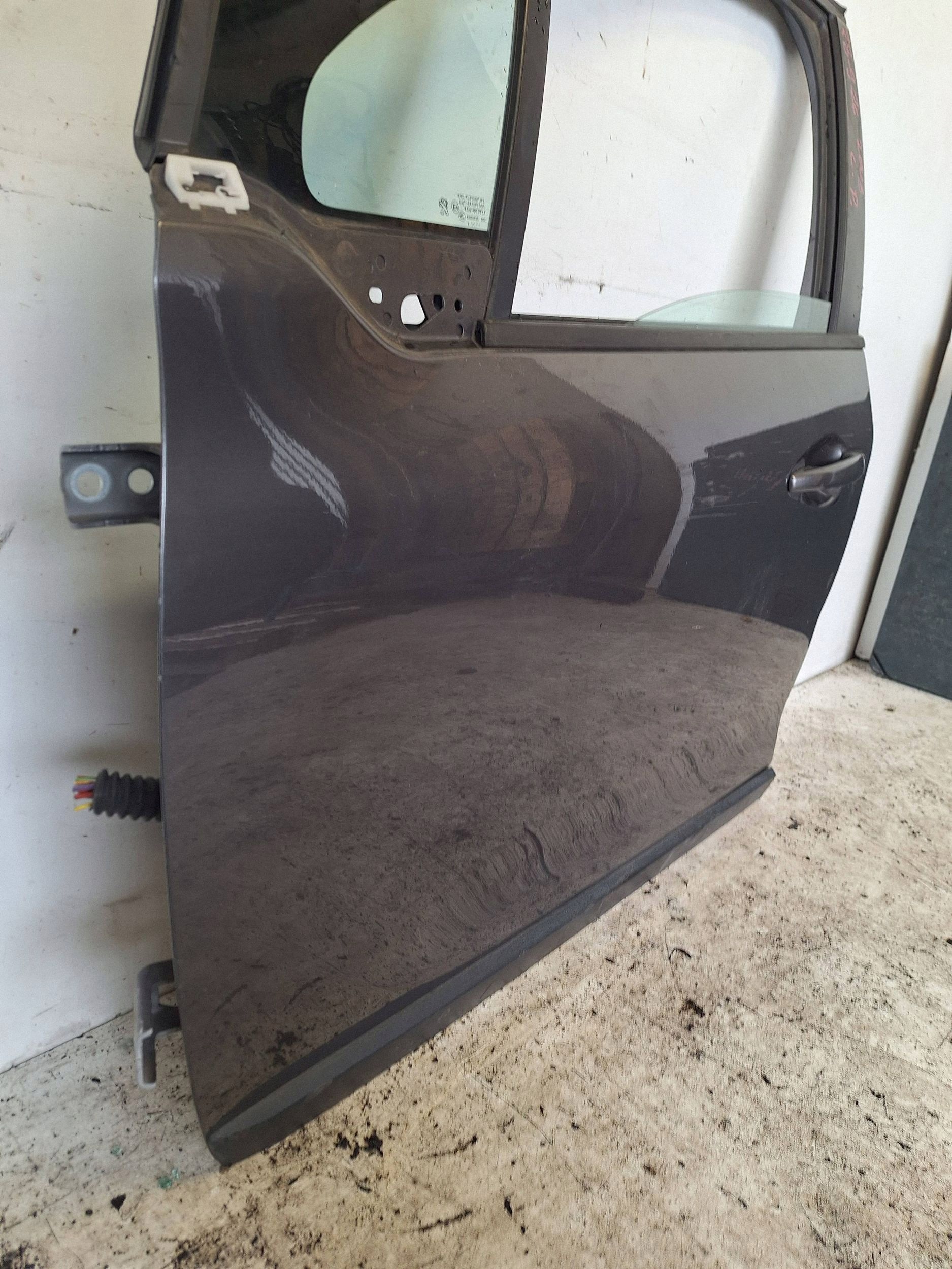 PEUGEOT 2008 12-16 door left front
