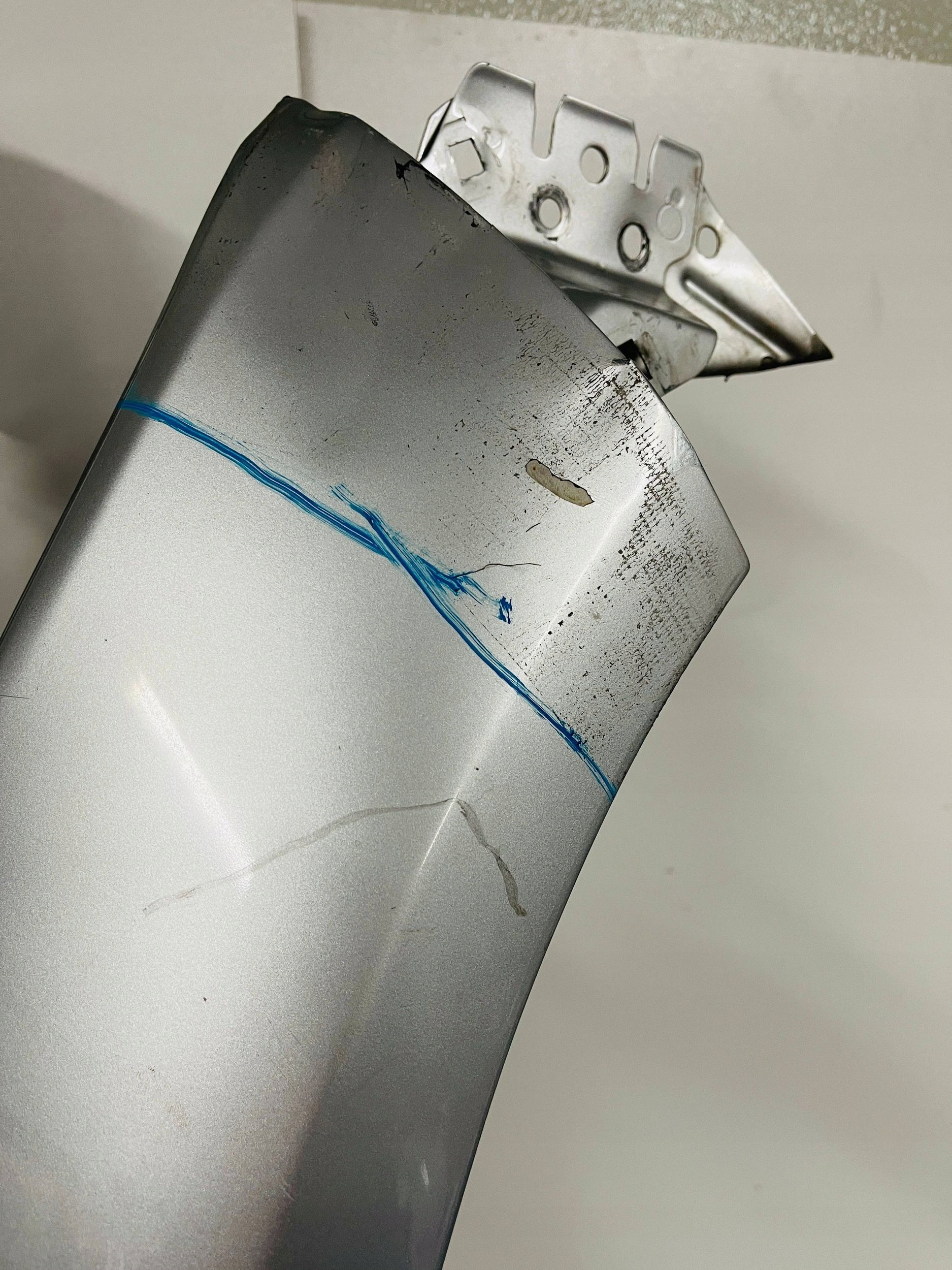 fender front front right Infiniti Q50 13