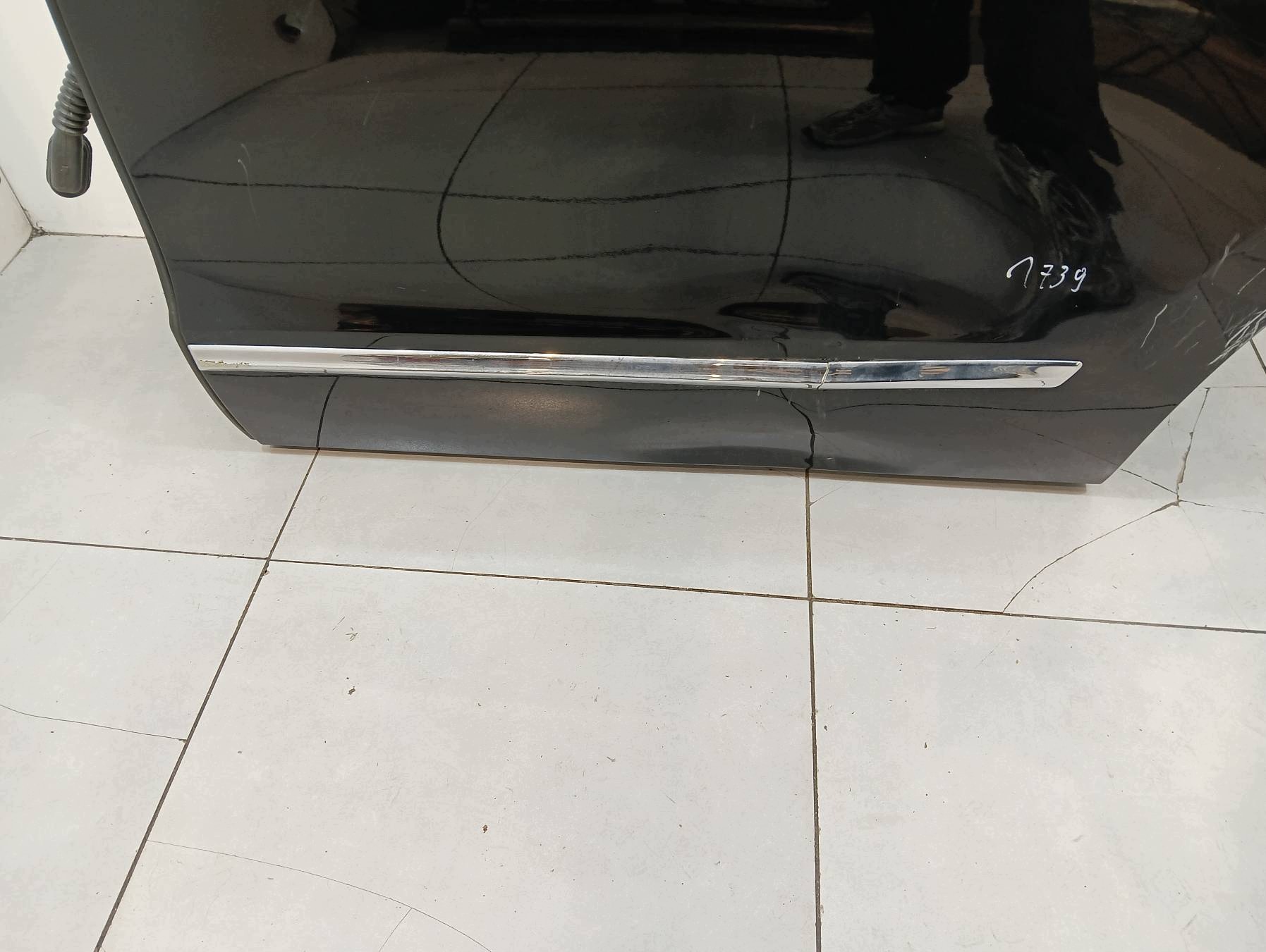 door left rear part black, LONG Lincoln Navigator IV (2017-2024)