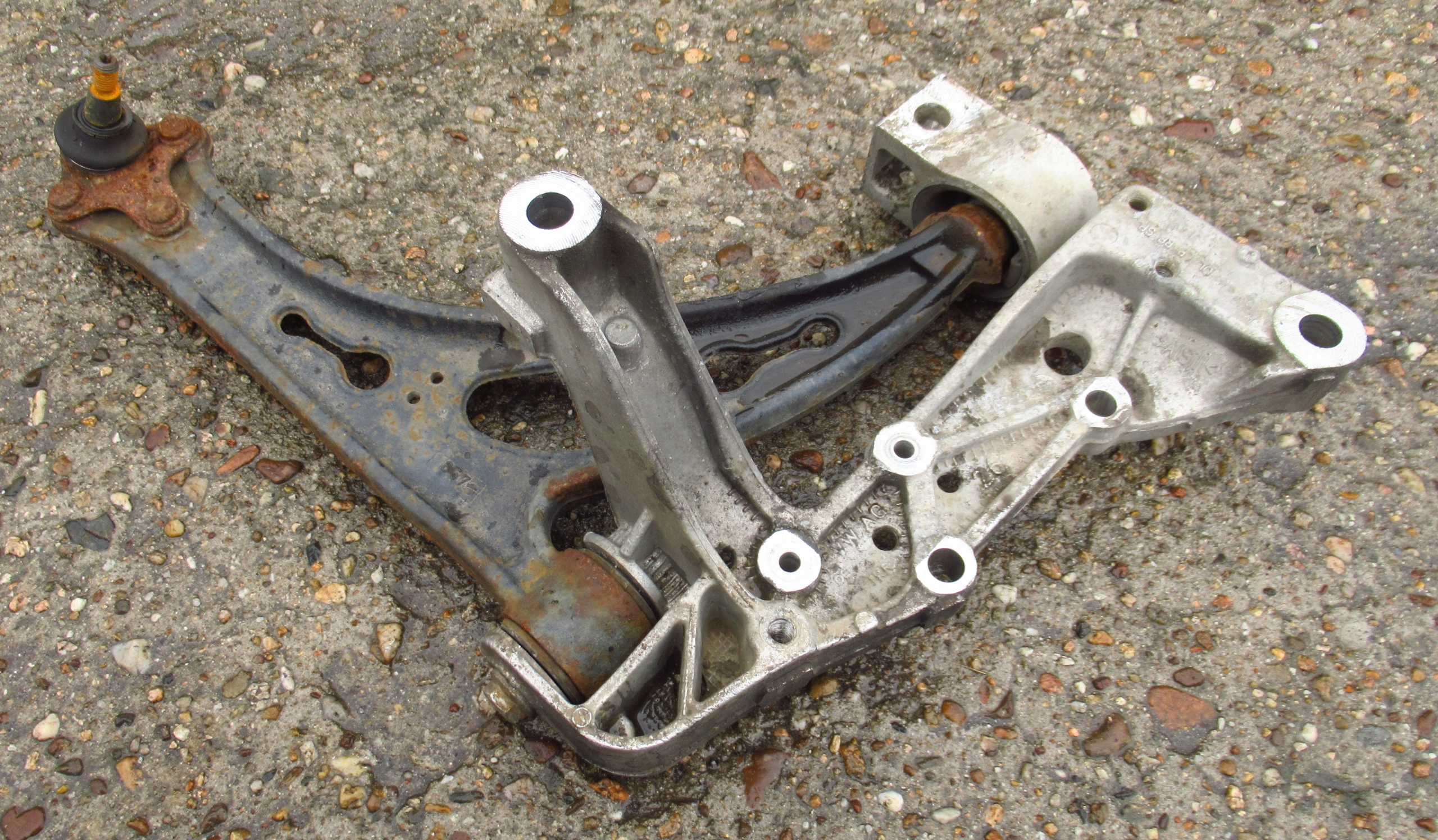 AUDI A3 8P arm left front