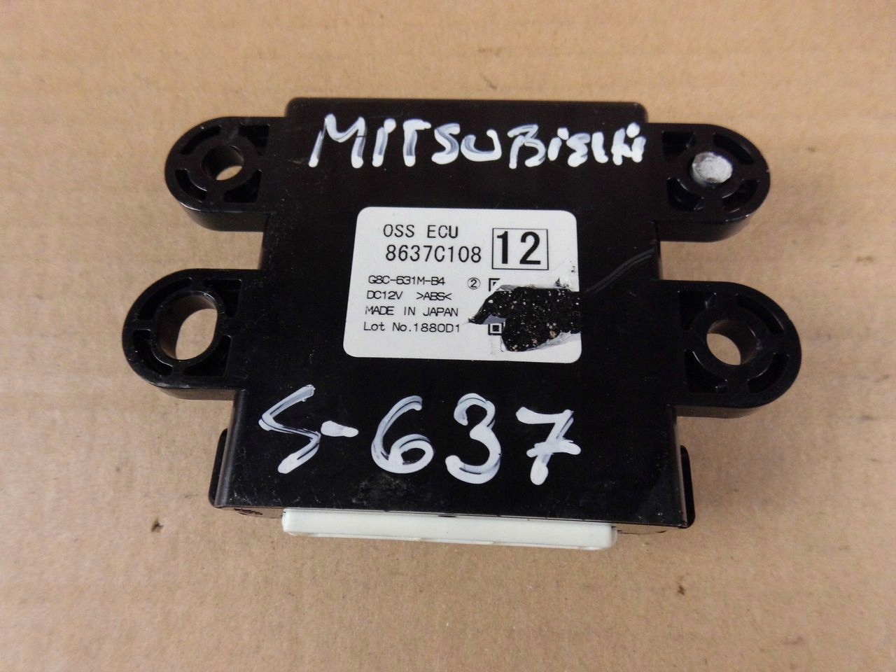 Mitsubishi Outlander III module OSS 8637C108