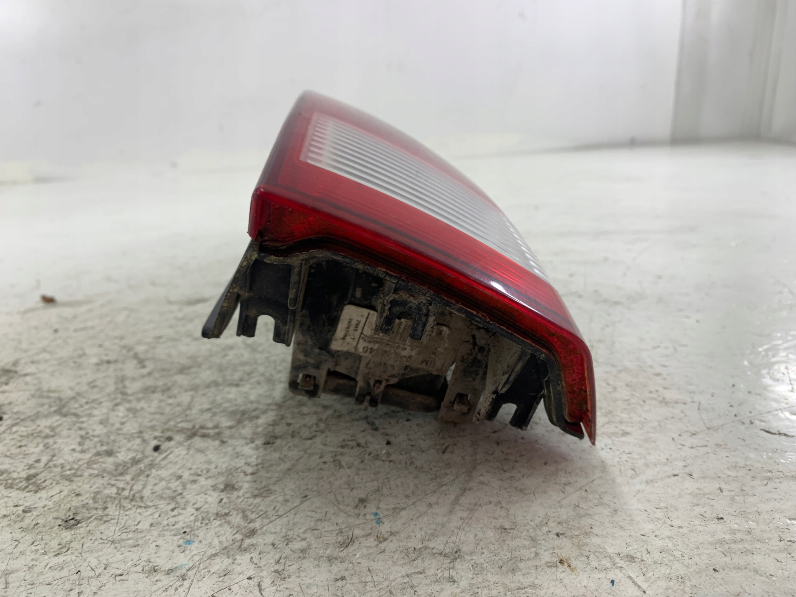 OPEL MERIVA A light right rear part