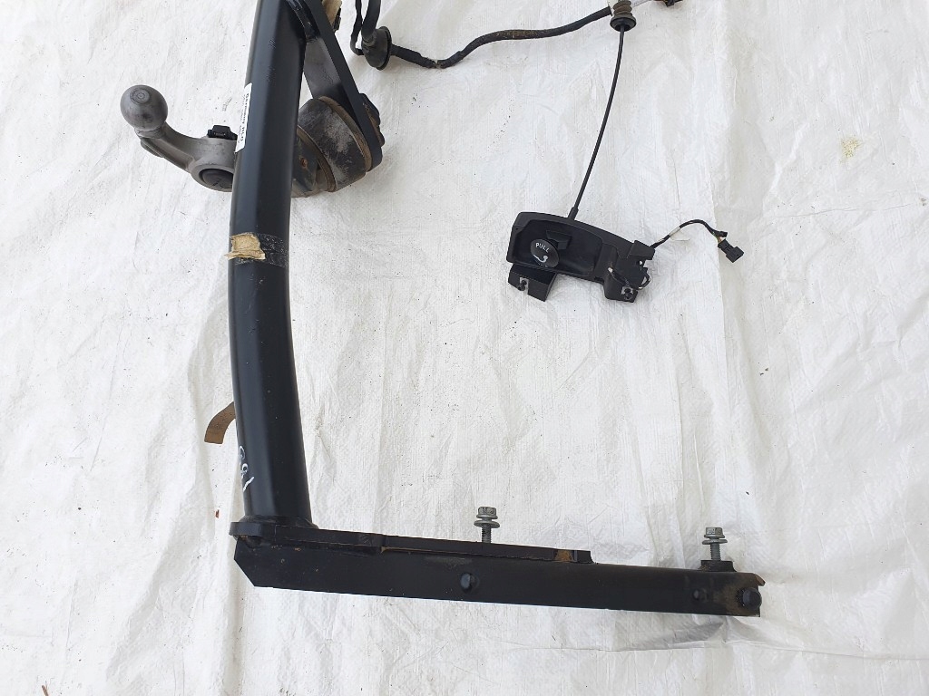 AUDI A6 C7 4G 2011-2018r HAK HOLOWNICZY SKŁADANY WIĄZKA DŹWIGNIA 4G0800491K Strona zabudowy tył