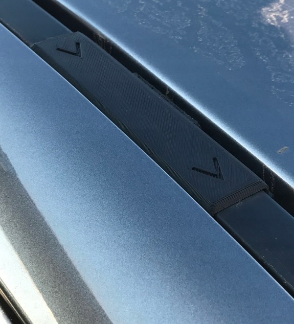 

Zaślepka dachowa Mitsubishi Lancer v.2 1szt L