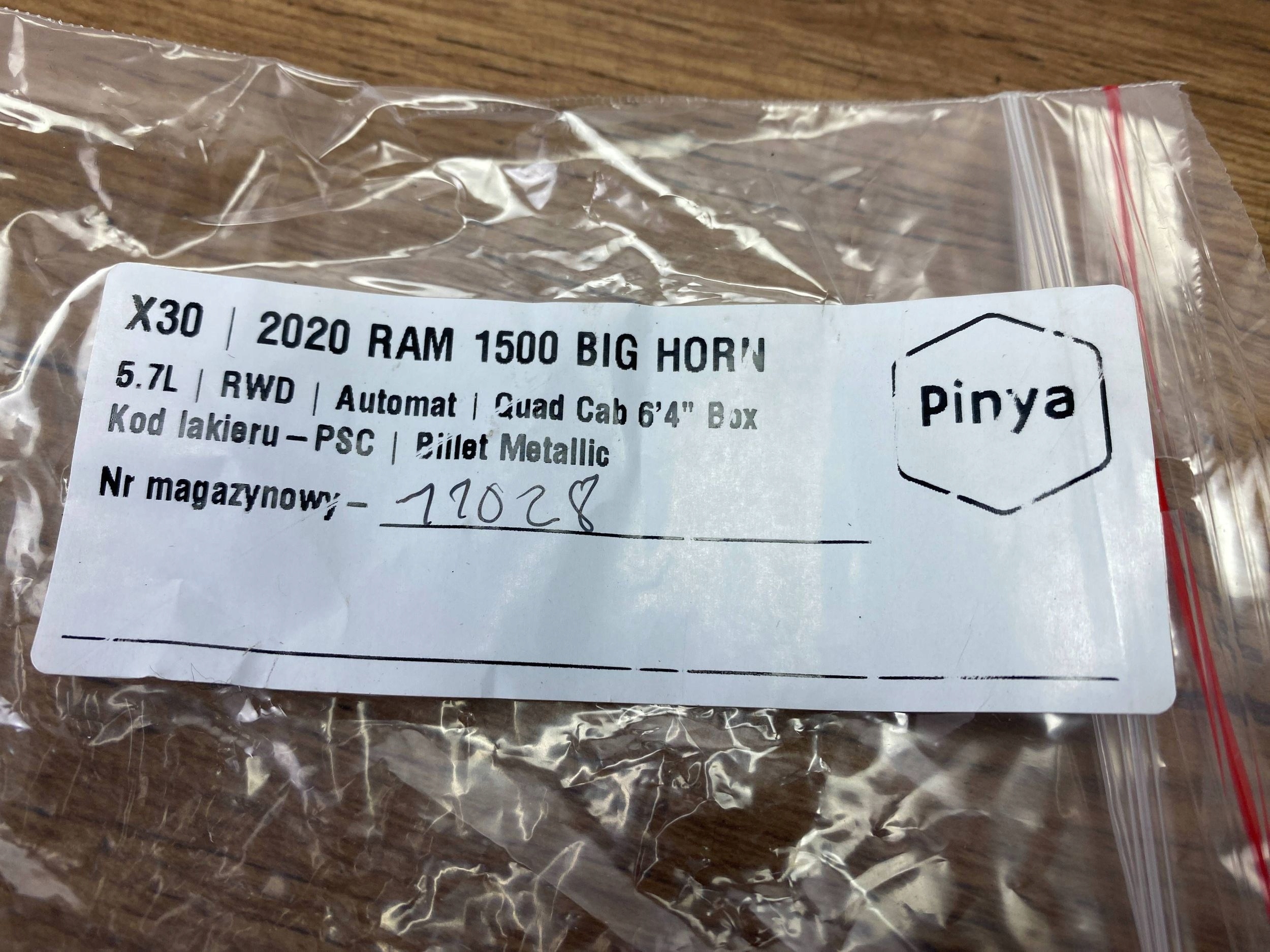 svjetlo pretinca Dodge Ram 1500 2019+