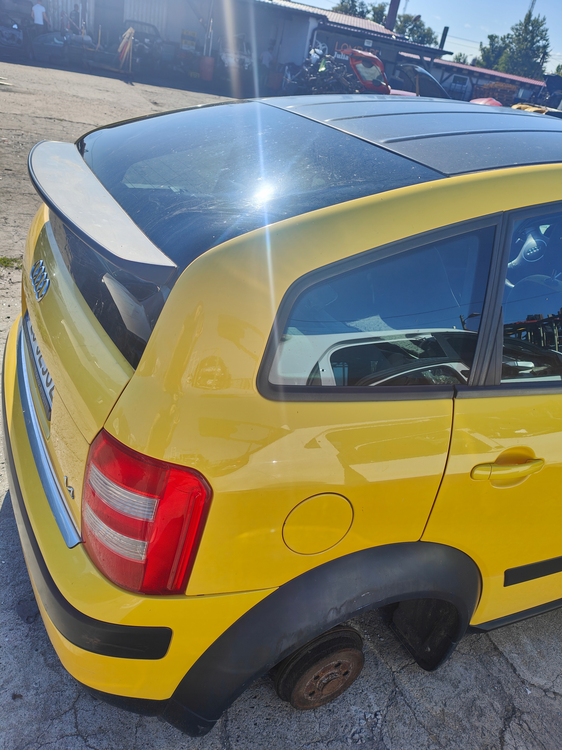 AUDI A2 04r КРИЛО ПРАВИЙ ЗАД. ЗАДНІЙ Ly1c