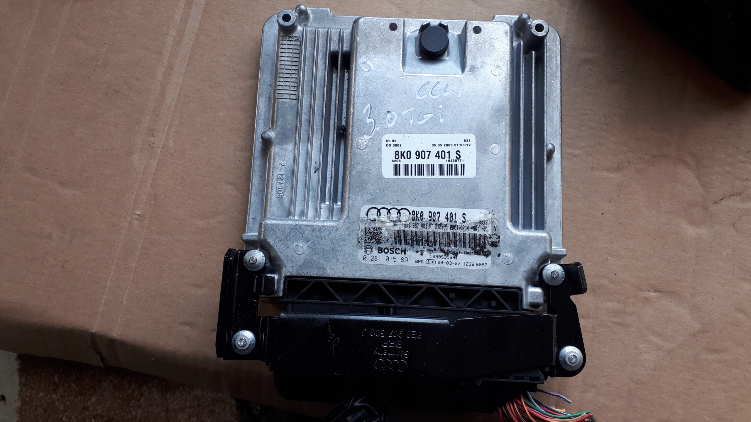 A4 B8 computer control unit of the engine 3.0 TDI A5