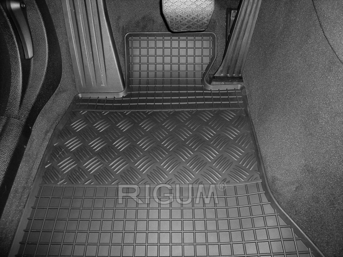 Zestaw dywaników do BMW 5 F11 Touring od 2014 do 2017 Materiał guma