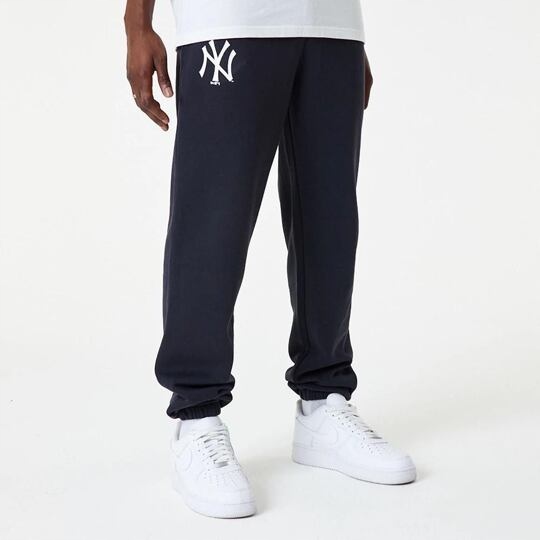 tepláky New Era Mlb essentials jogger Neyyan Nvywhi Velikost oblečení: S