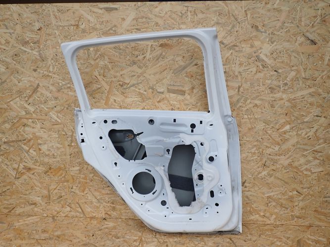 PEUGEOT 2008 13- door left rear. rear part