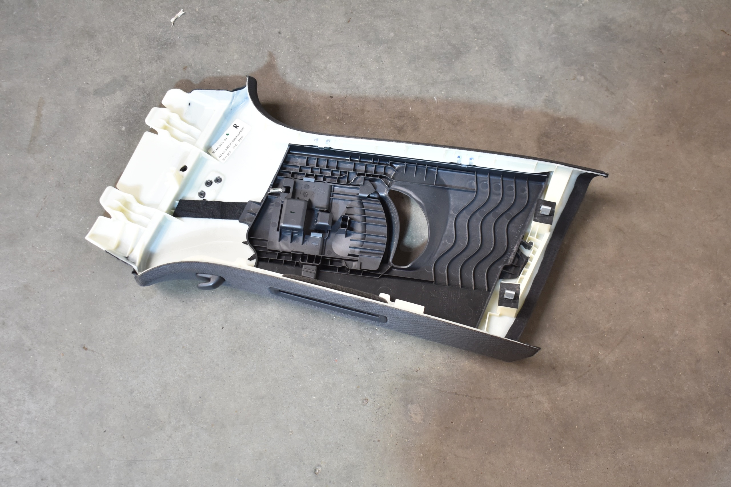 IDEALNA cover side SLUPKA B right PORSCHE PANAMERA 971 1